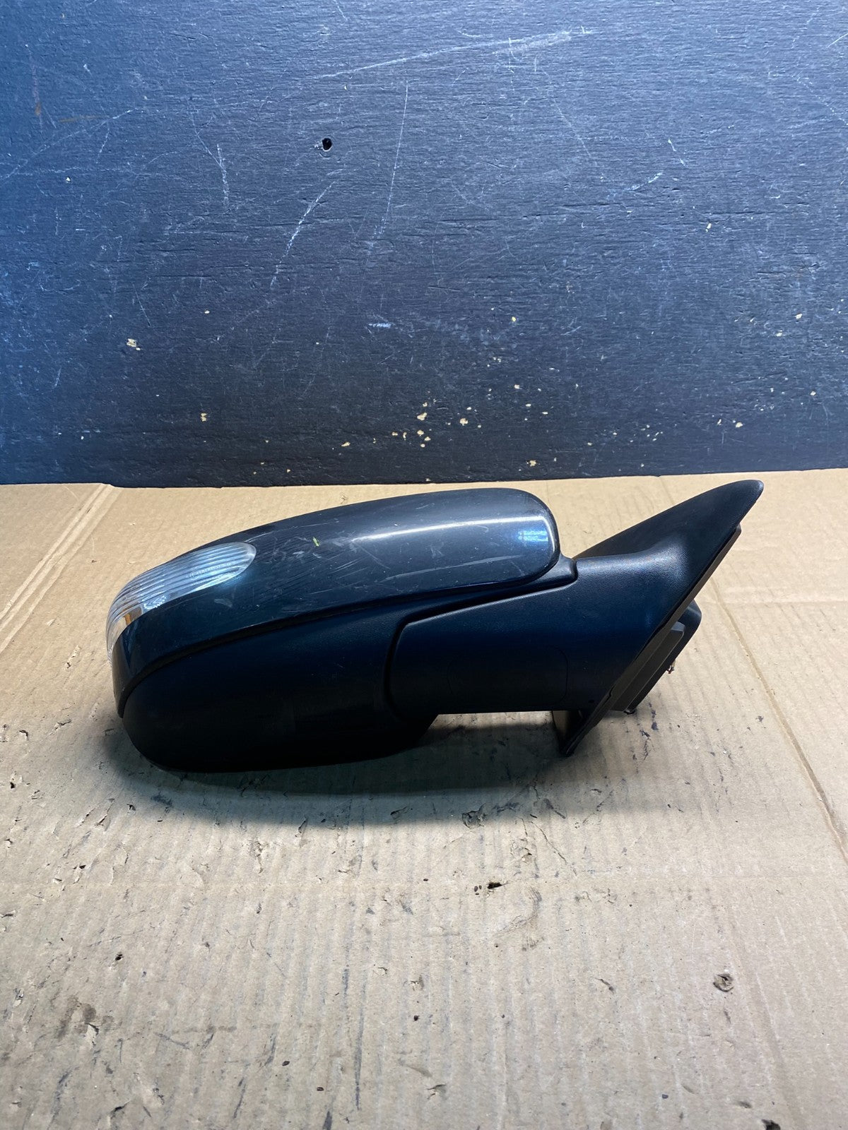 2010 to 2013 Kia Forte Sedan Right View Turn Signal Mirror OEM AB0719 MS3