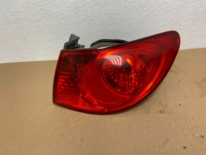 2007 to 2010 Hyundai Elantra Sedan Right Passenger Side Tail Light AB6330 DW0