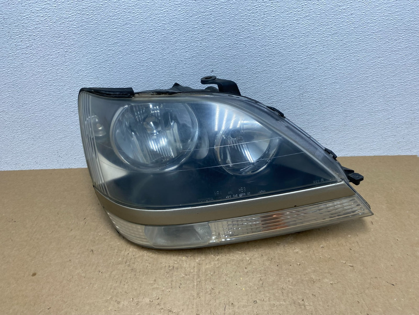 1999 to 2003 Lexus RX300 Right Passenger Headlight Halogen Oem AC1347 DW0