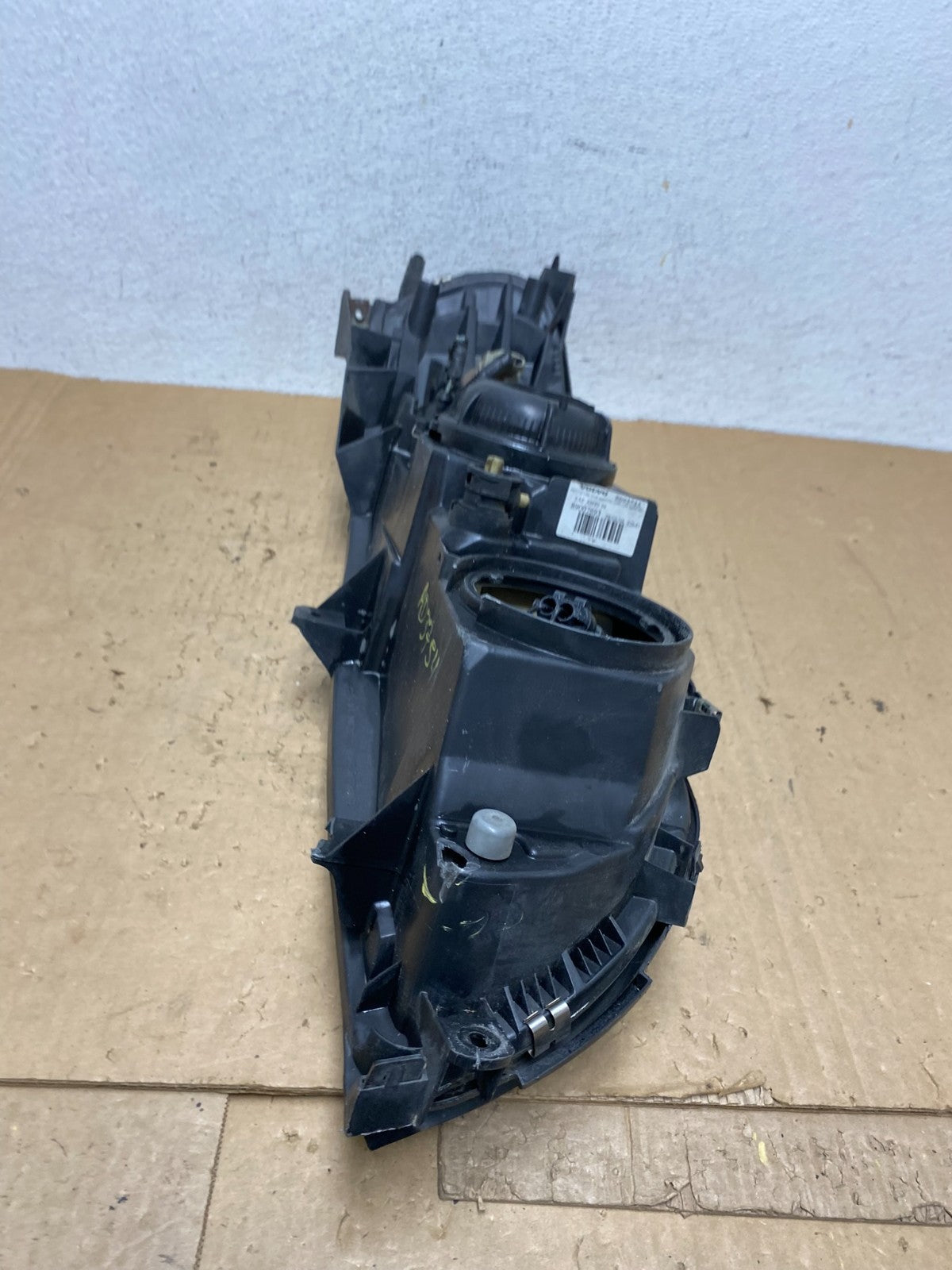 2001 2002 2003 2004 Volvo V70 XC70 Left Driver Side Headlight AD3754 DW11