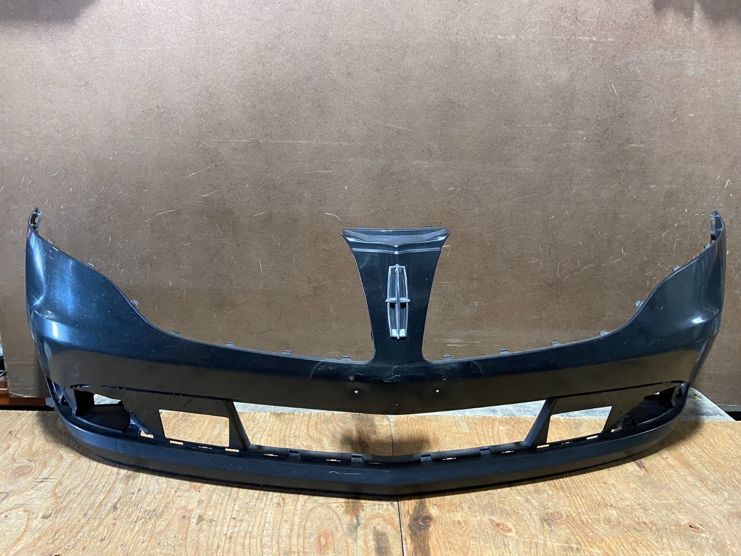 2013 to 2019 Lincoln MKT Front Bumper Cover AA92790