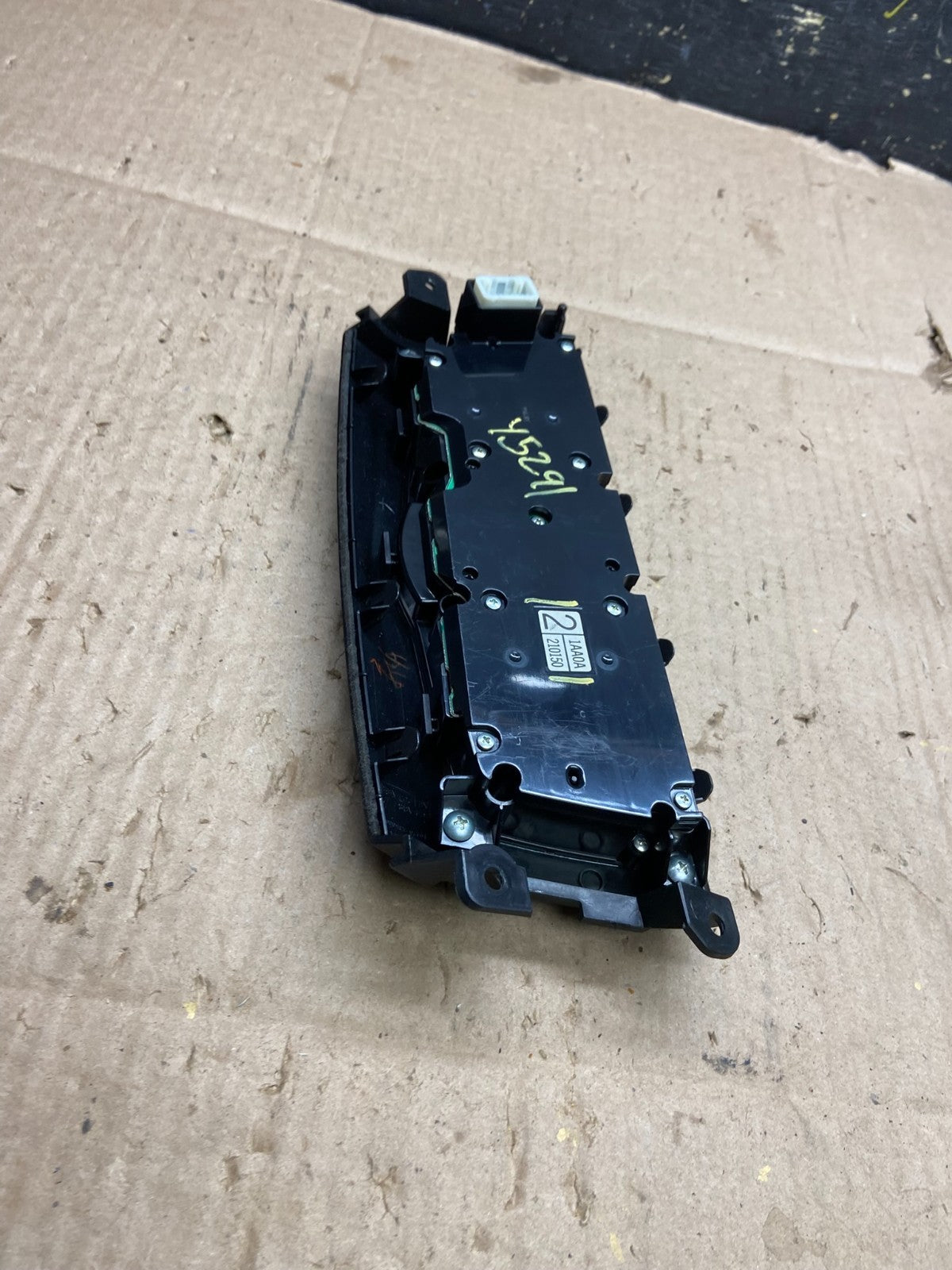 2009-2014 Nissan Murano AM FM Radio CD Control Panel Y5291 DG4