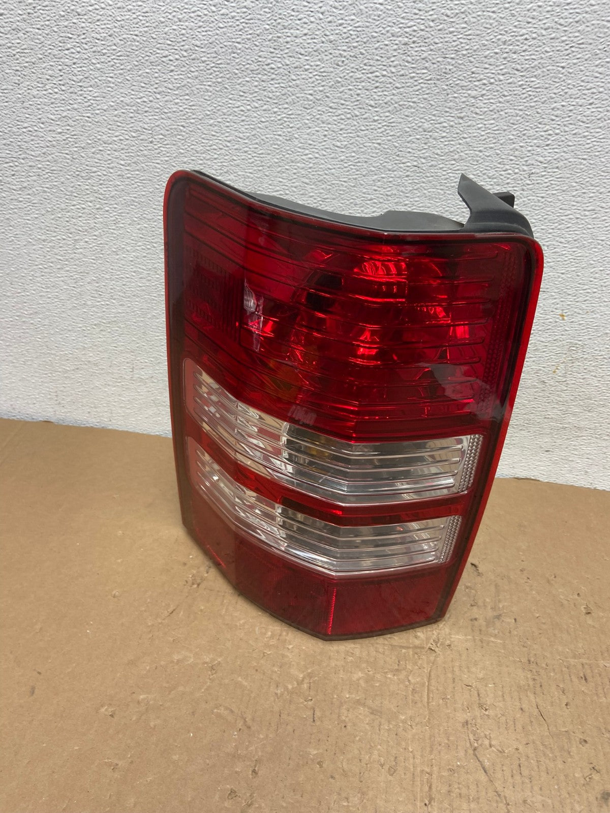2008 to 2012 Jeep Liberty Left Driver Side Lh Tail Light AD8108 LK0