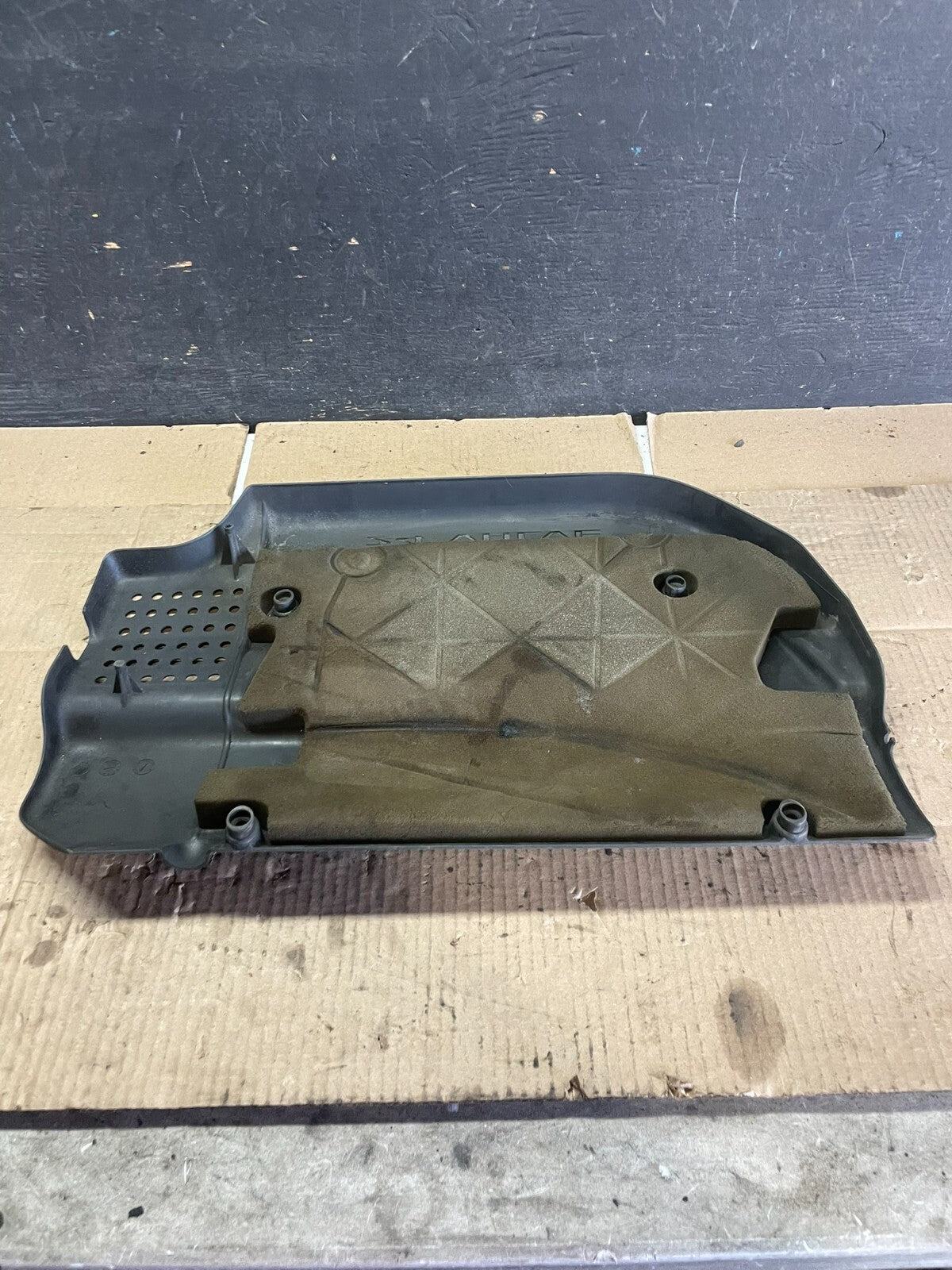 2004 2005 2006 Chrysler Pacifica 3.5L Engine Cover Motor M2723 DG5