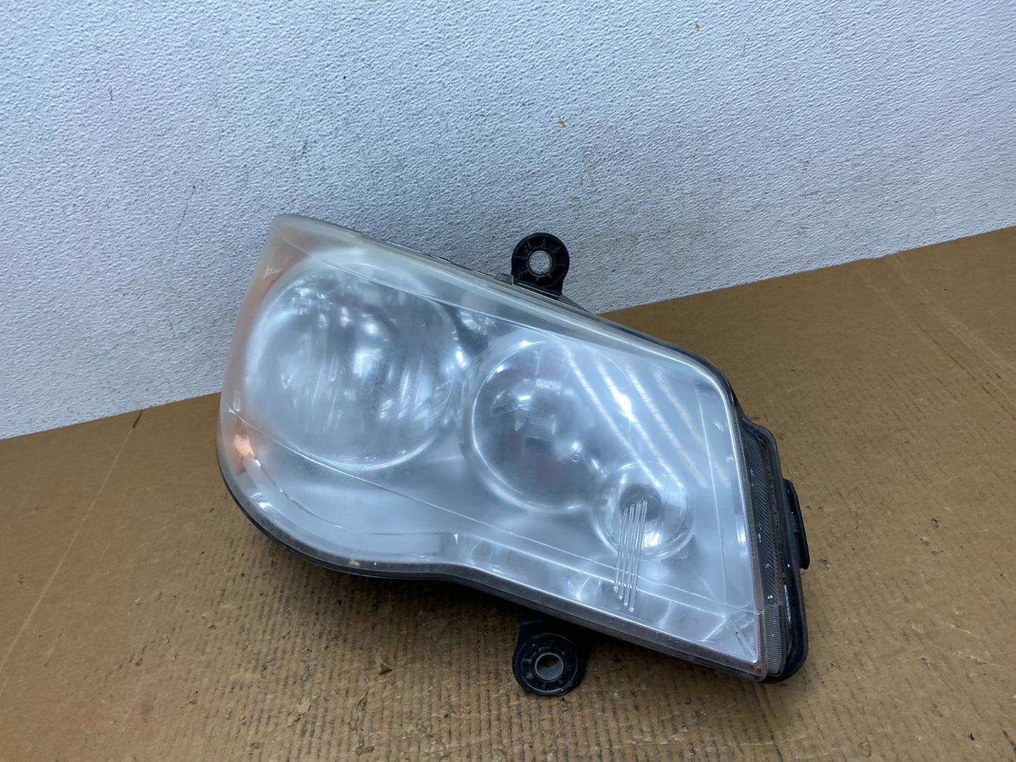 2011 to 2016 Chrysler Town and Country Right Passenger Headlight AE2784 DW1