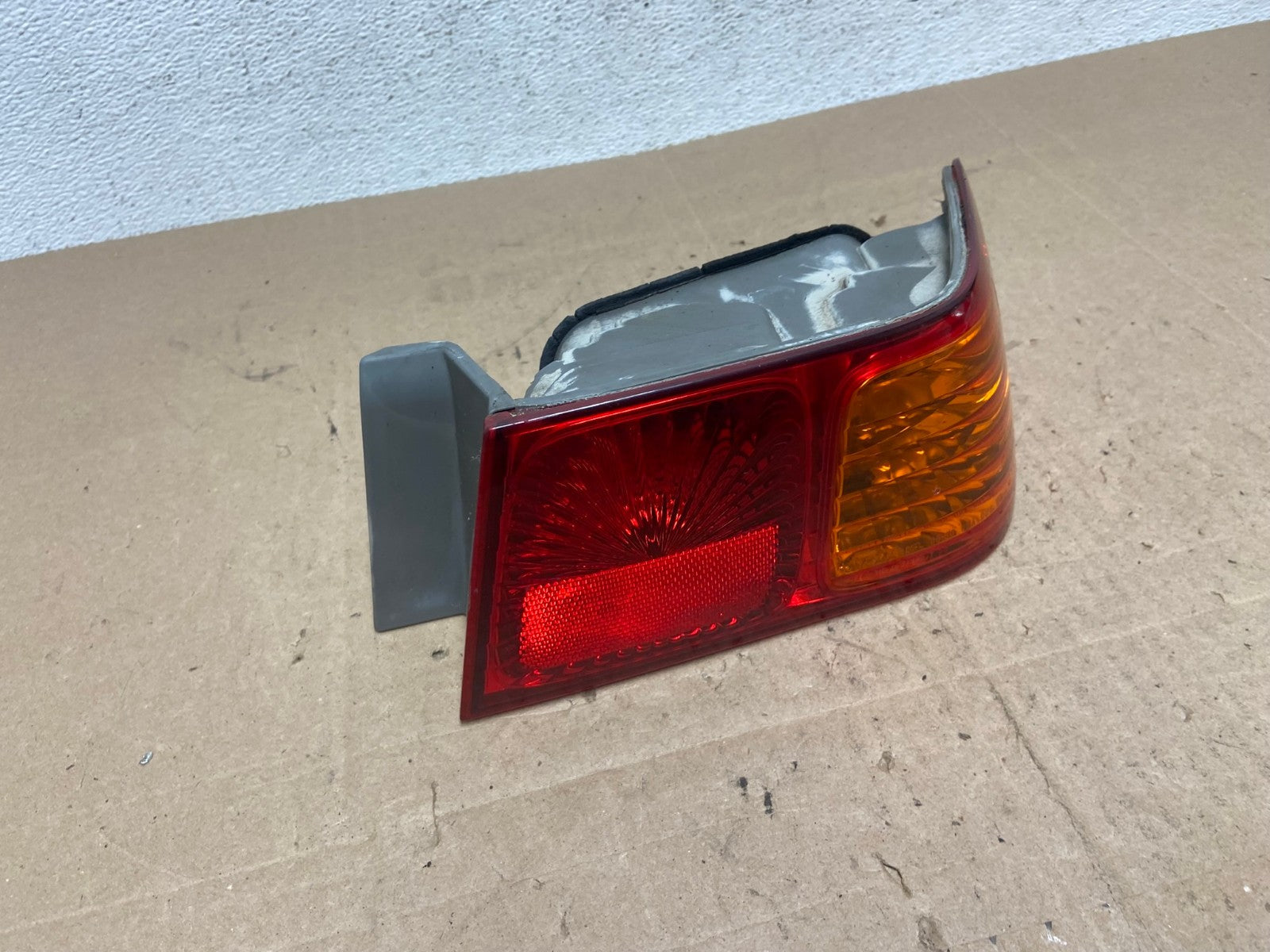 2000 to 2001 Toyota Camry Right Passenger Rh Tail Light AE6079 LK2