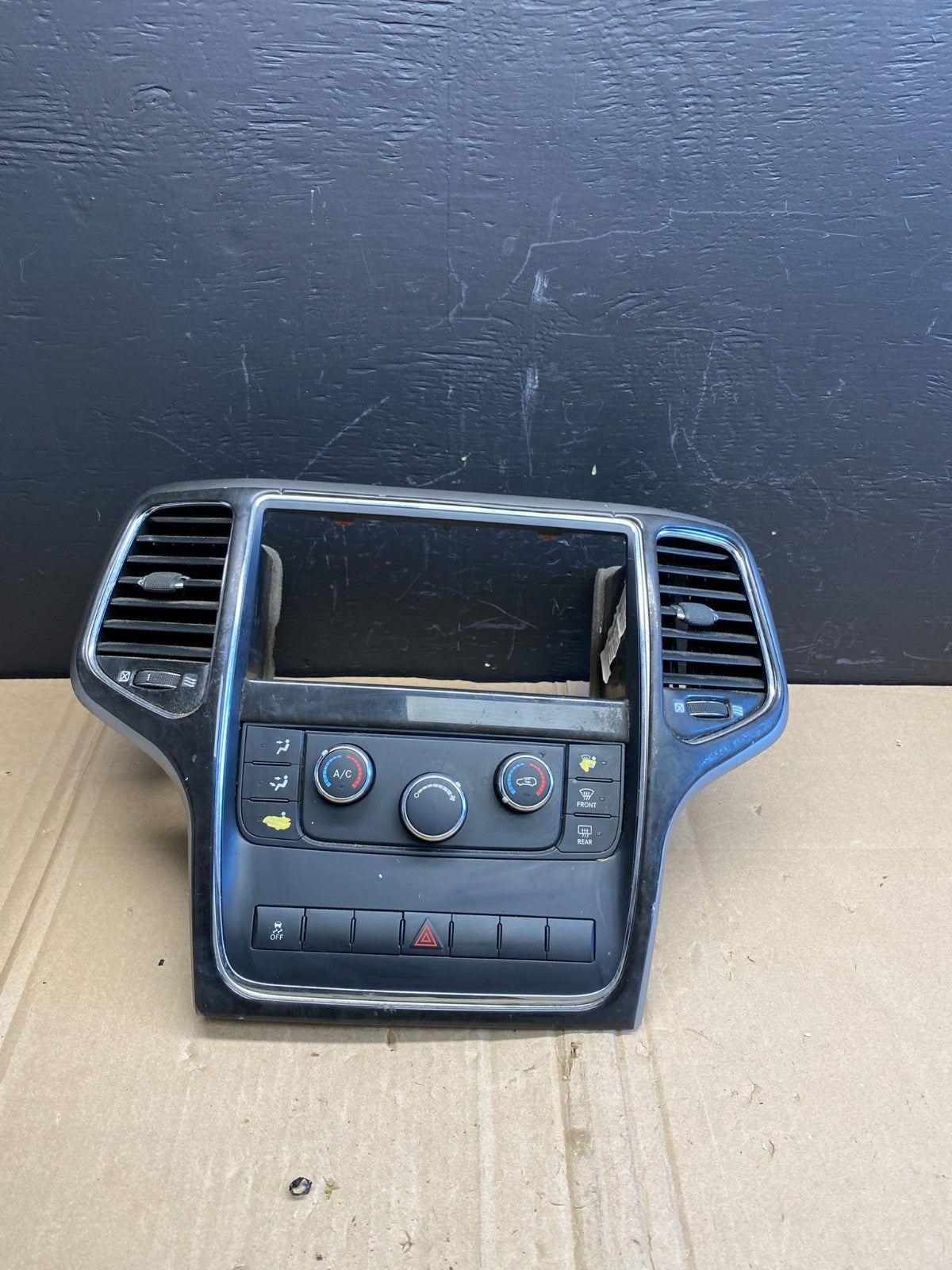 2011-2013 Jeep Grand Cherokee Center Radio Climate Control Bezel Vent AB8799 DG0