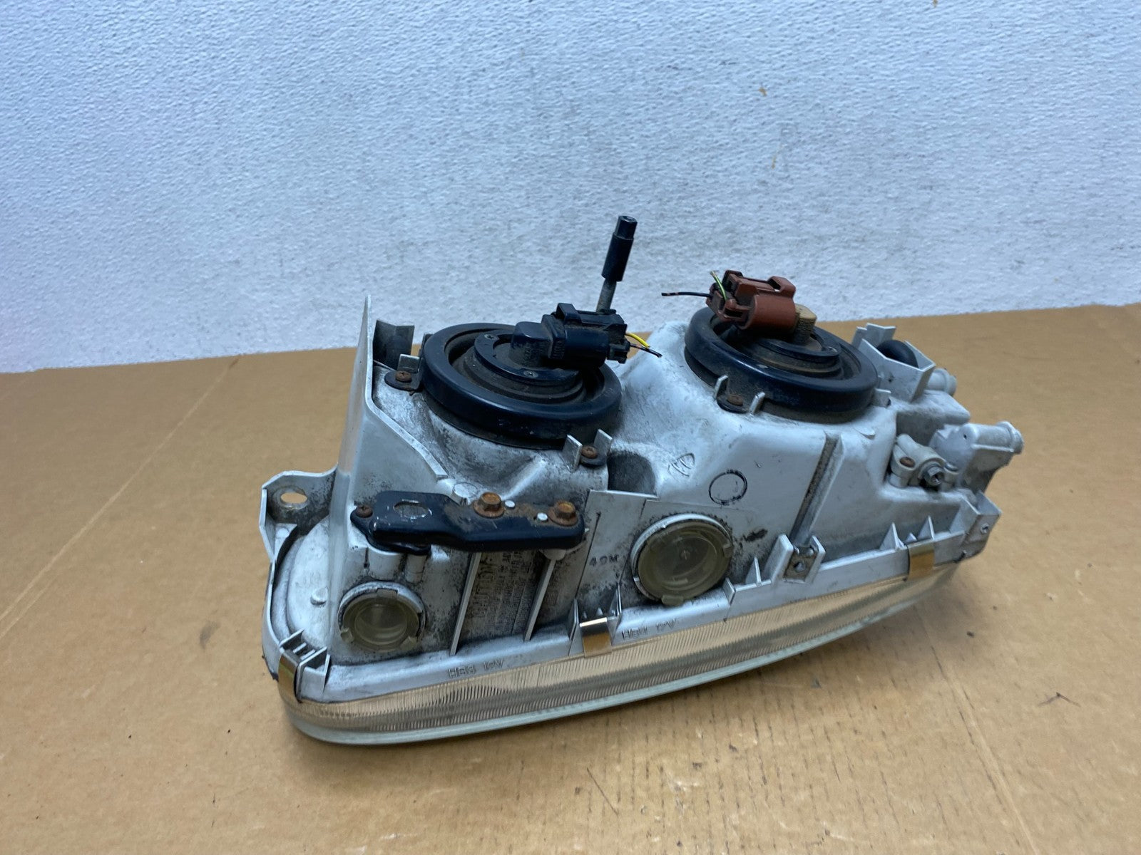 1993 to 1994 Infiniti J30 Left Driver LH Side Halogen Headlight AD9196 DG4
