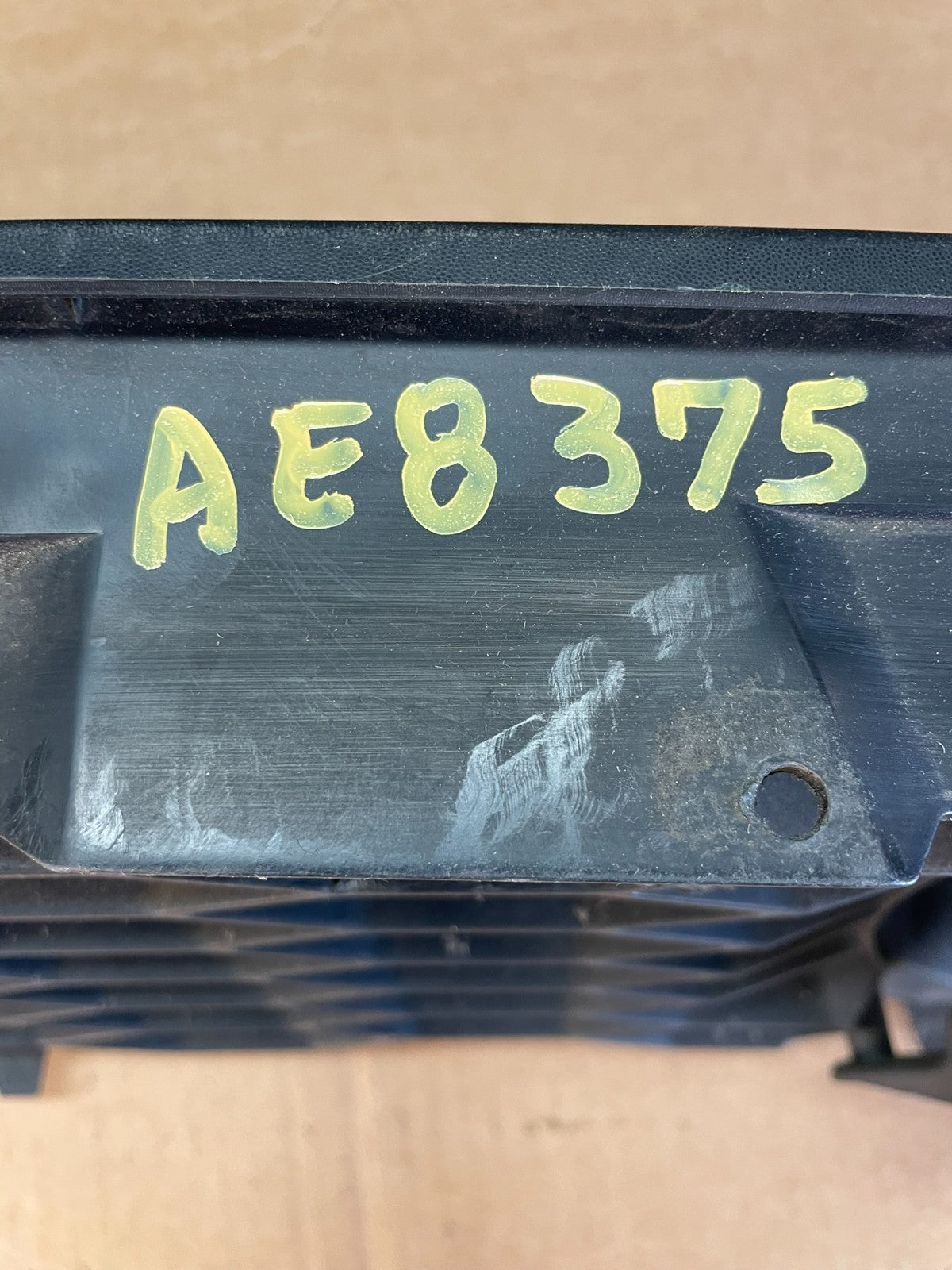 2005 - 2009 Ford Mustang Front Upper Grille Grill AE8375 DW6