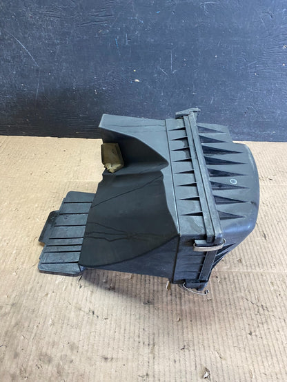 2002 to 2008 BMW 7 E65 E66 750Li 750i Right Side Air Cleaner Intake Box I3403 DG4