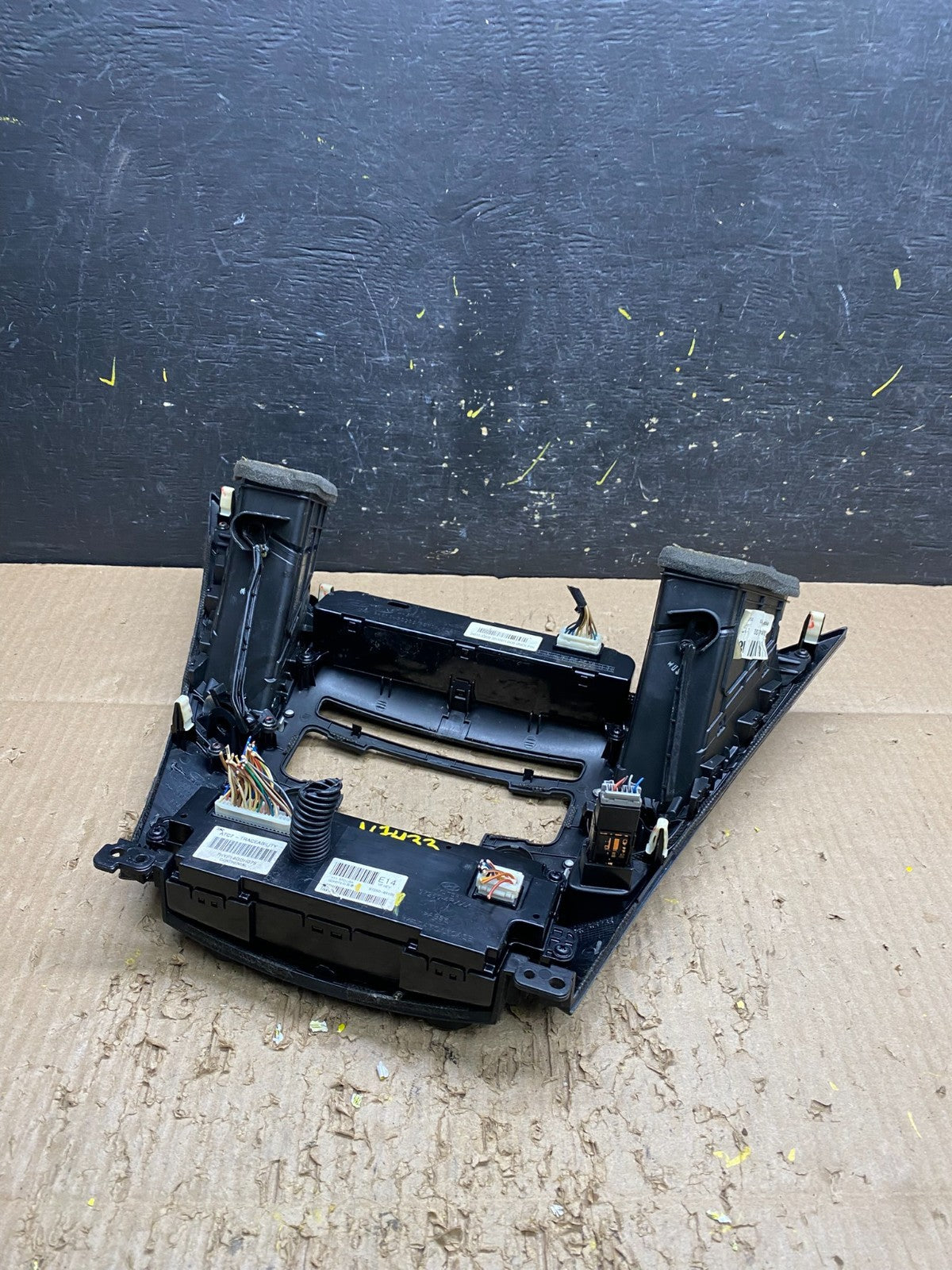 2011 to 2014 Hyundai Sonata Center Radio Climate Control Air Vent Bezel v7433 DG4