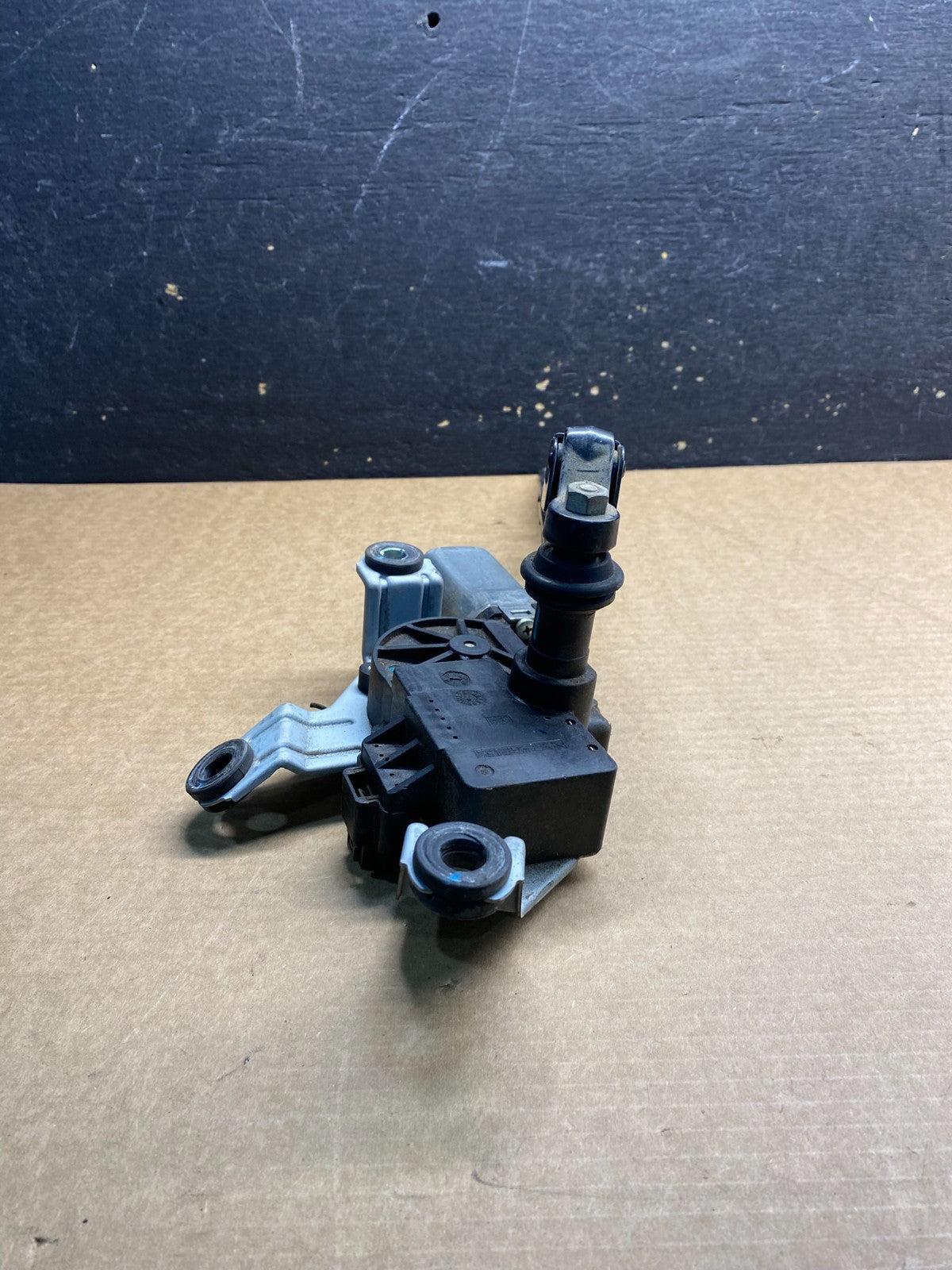 2010 to 2016 Cadillac SRX Rear Windshield Washer Wiper Motor OEM z9045 DG4