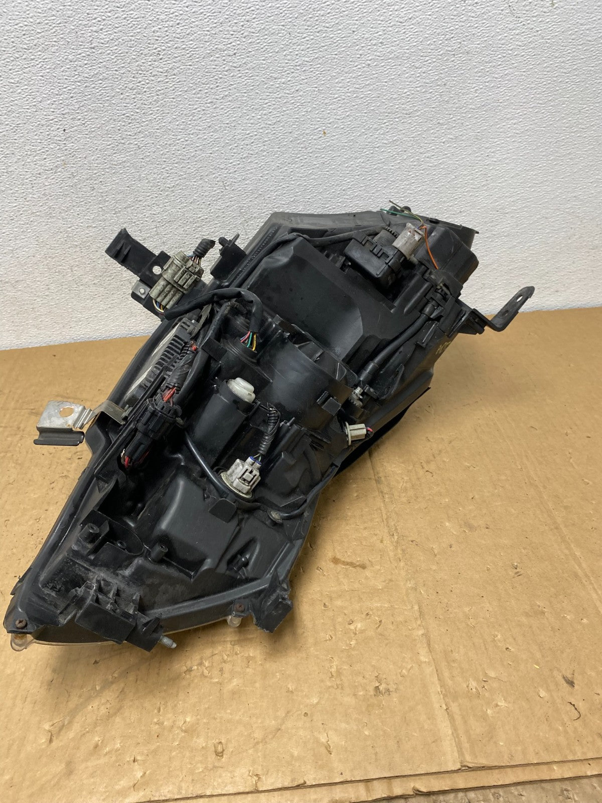 2006 to 2010 Infiniti M35 Left Driver Side Hid Xenon Headlight AD1207 DW5