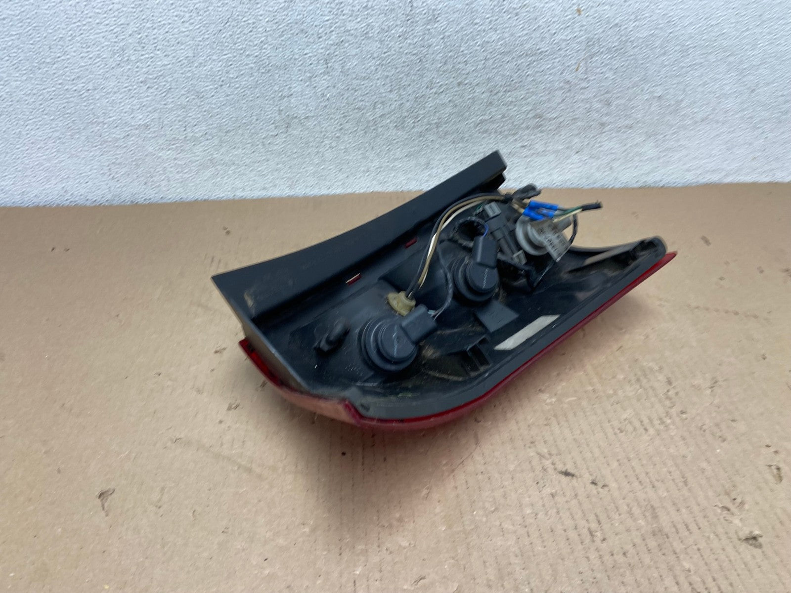 2004 to 2007 Saturn Vue Right Passenger Rh Side Tail Light AF3182 LK5