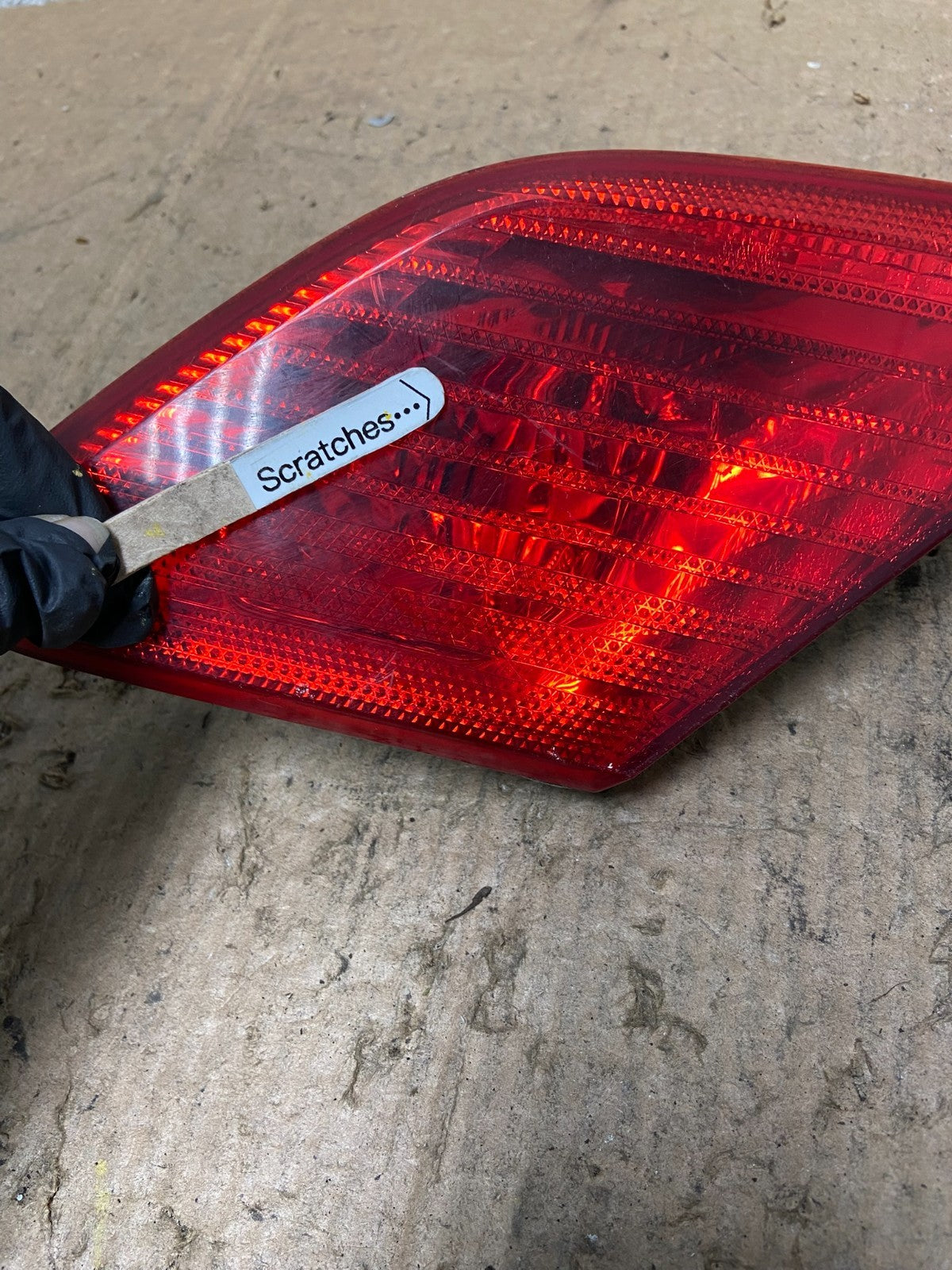 2003 to 2004 Toyota Avalon Right Passenger RH Inner Tail Light OEM AA43663