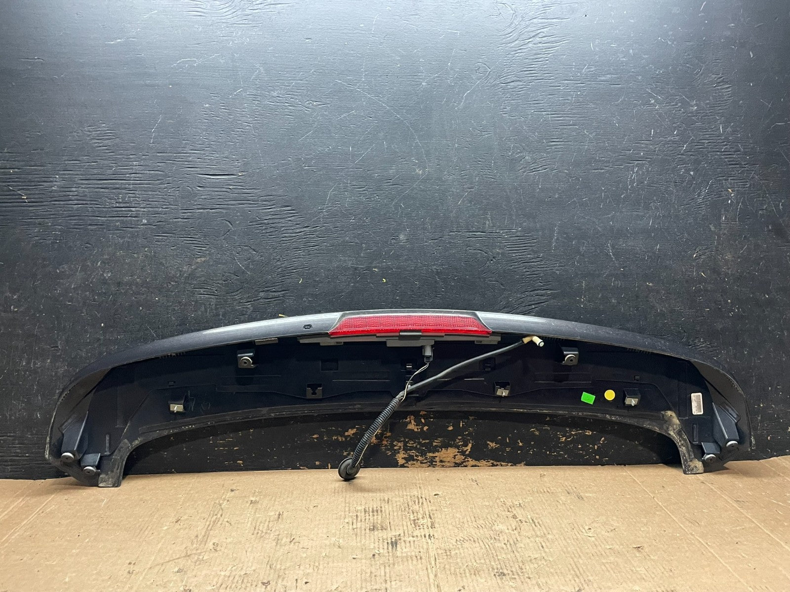 2010 to 2017 GMC Terrain Equinox 3RD Brake Rear Spoiler OEM Z5882 DG7