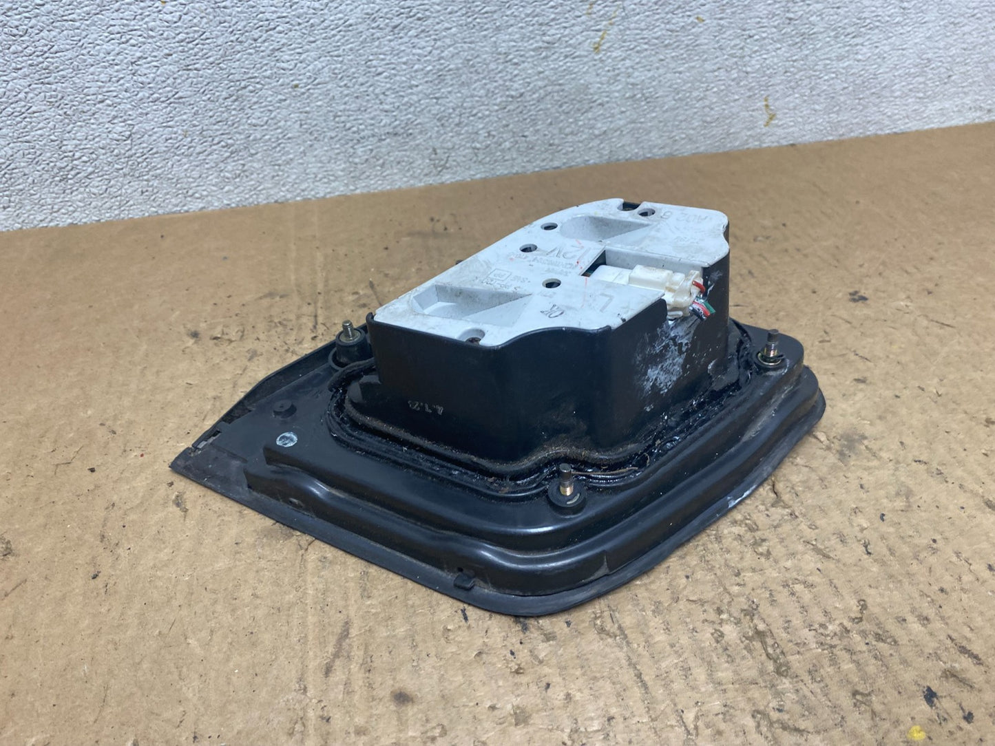 1995 1996 Nissan Maxima Left Driver LH Side Inner Tail Light Oem Q8023 DW4