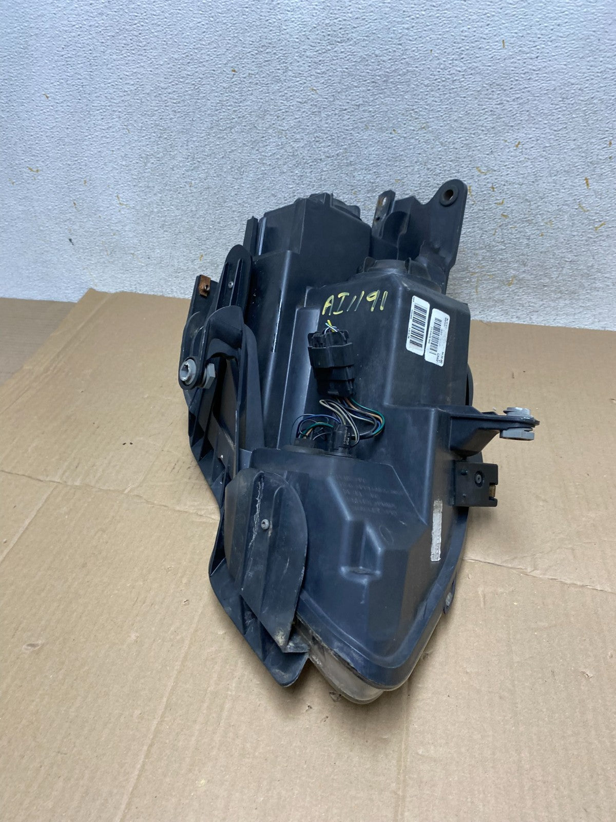 2007 to 2012 Gmc Acadia Halogen Headlight Left Driver LH Side AI1191 DW7