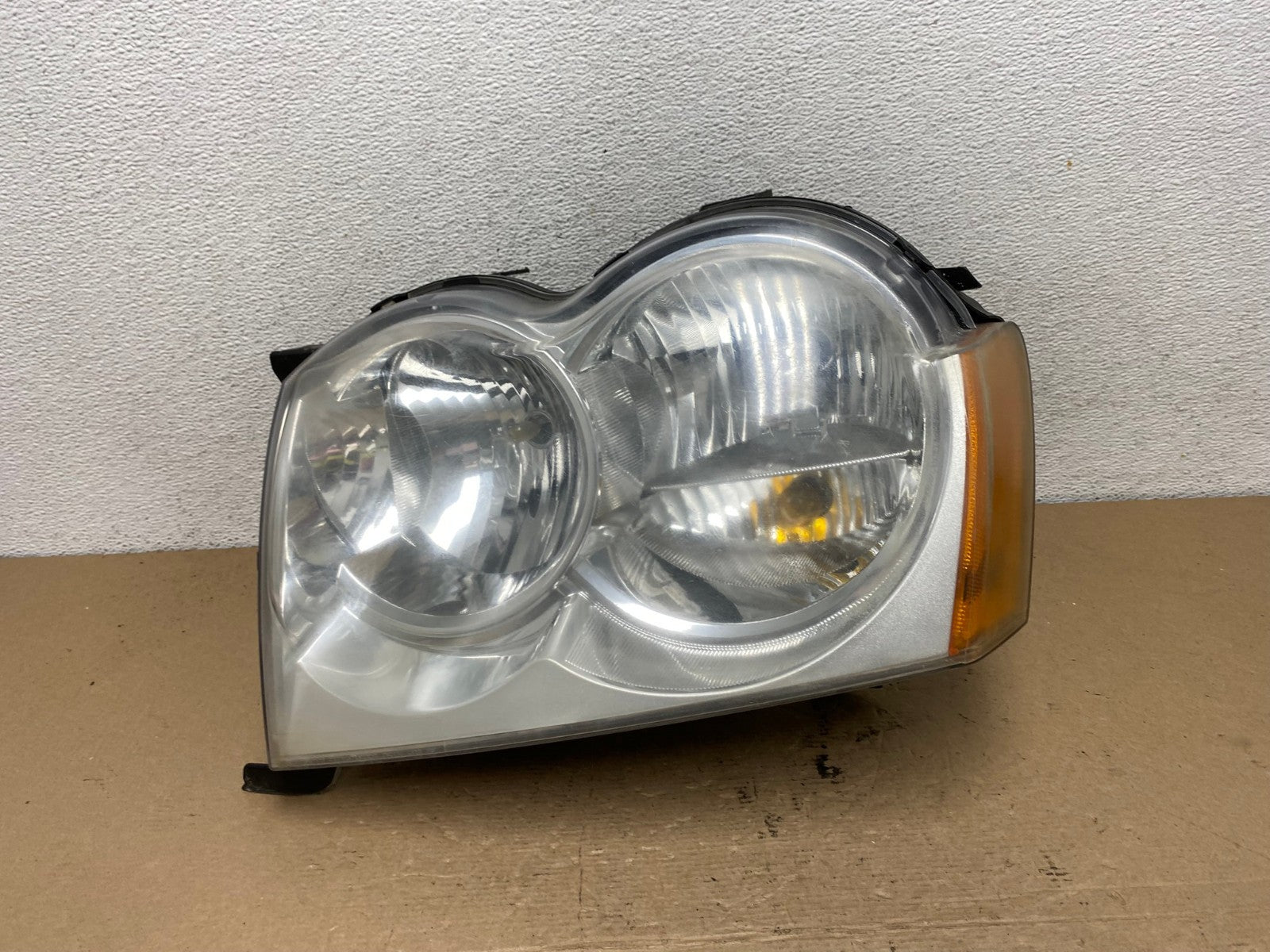 2005-2007 Jeep Grand Cherokee Left Driver LH Halogen Headlight AF4636 LK0