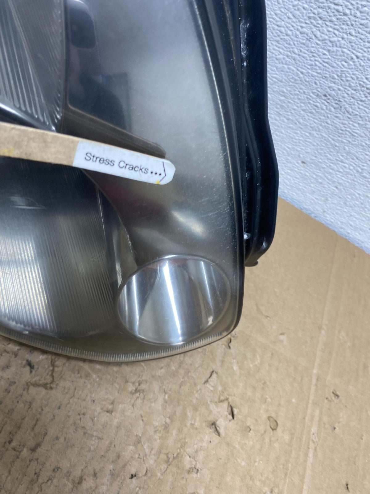 2003 - 2005 Infiniti G35 Coupe Headlight Right Passenger OEM Xenon HID AC4032 DW4
