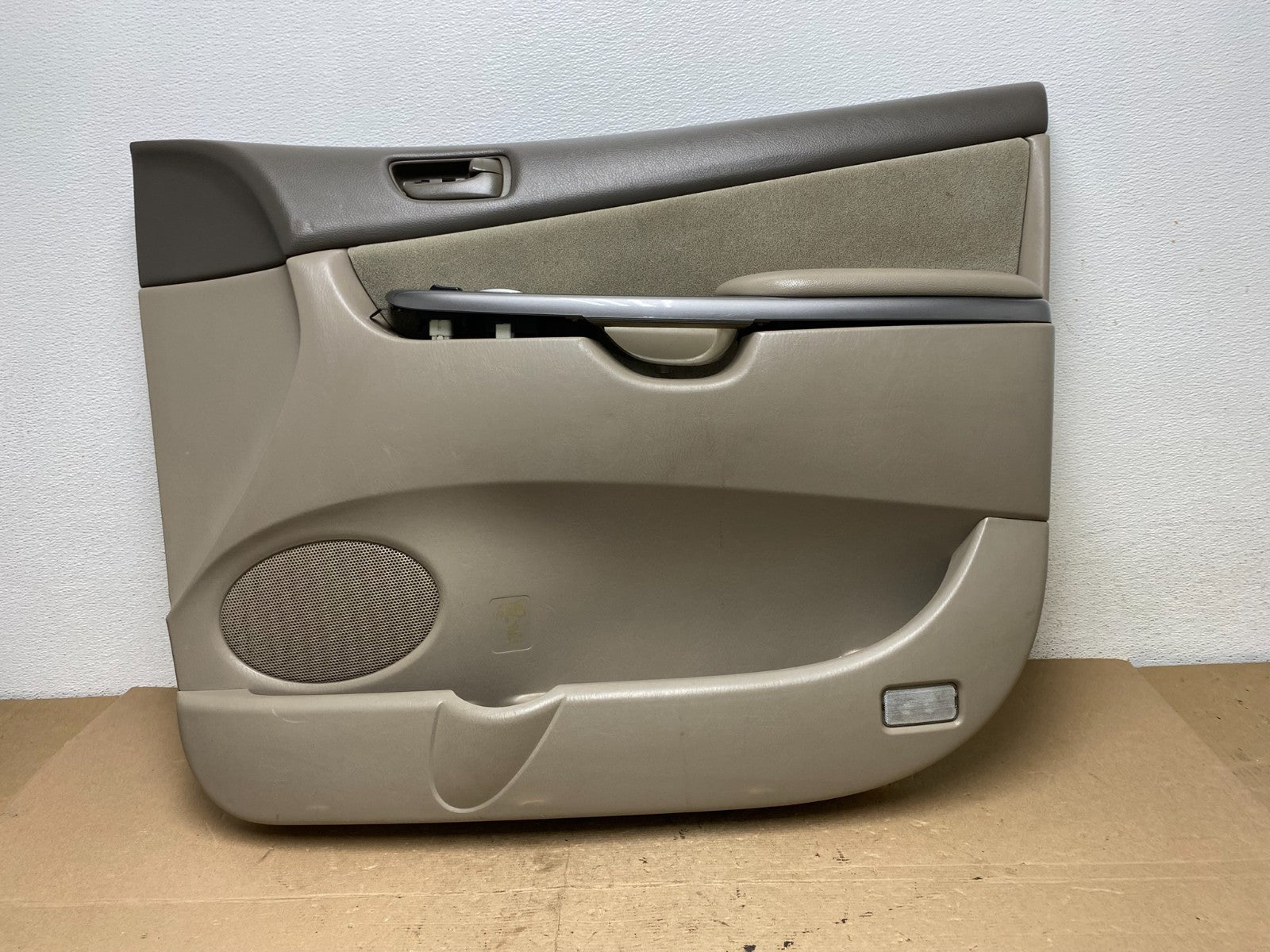 2005 to 2010 Toyota Sienna Right Passenger Side Front Door Trim AF49740