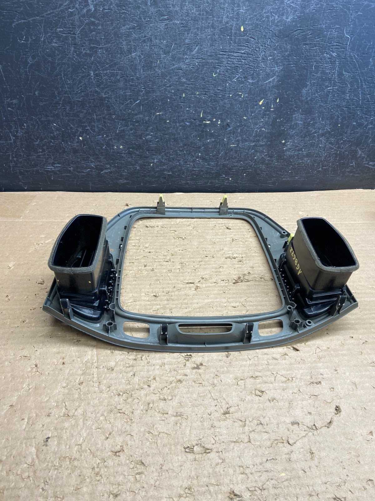 2001-2007 Toyota Highlander Radio Climate Dash Trim Bezel Air Vent AG6872 DG4