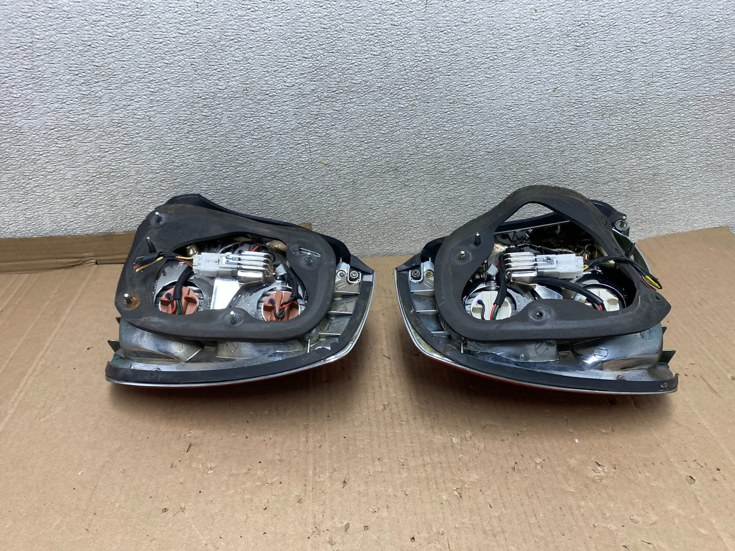 2004 2005 Hyundai XG350 XG Left+Right Tail Lights Oem U7207 DW4