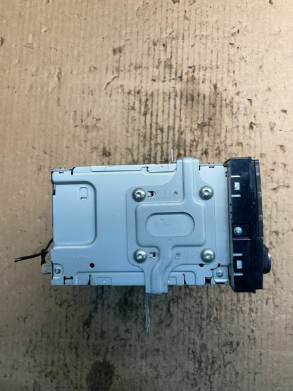 2011 to 2012 Nissan Rogue AM FM XM Radio CD Player Screen Receiver W1506 DG1