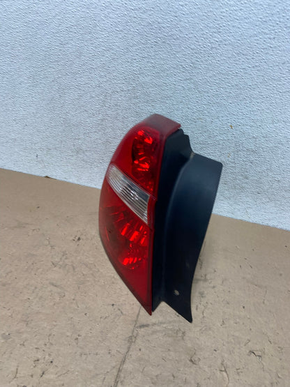 2004 to 2008 Chevrolet Malibu Left Driver Lh Side Tail Light AG5689 LK1