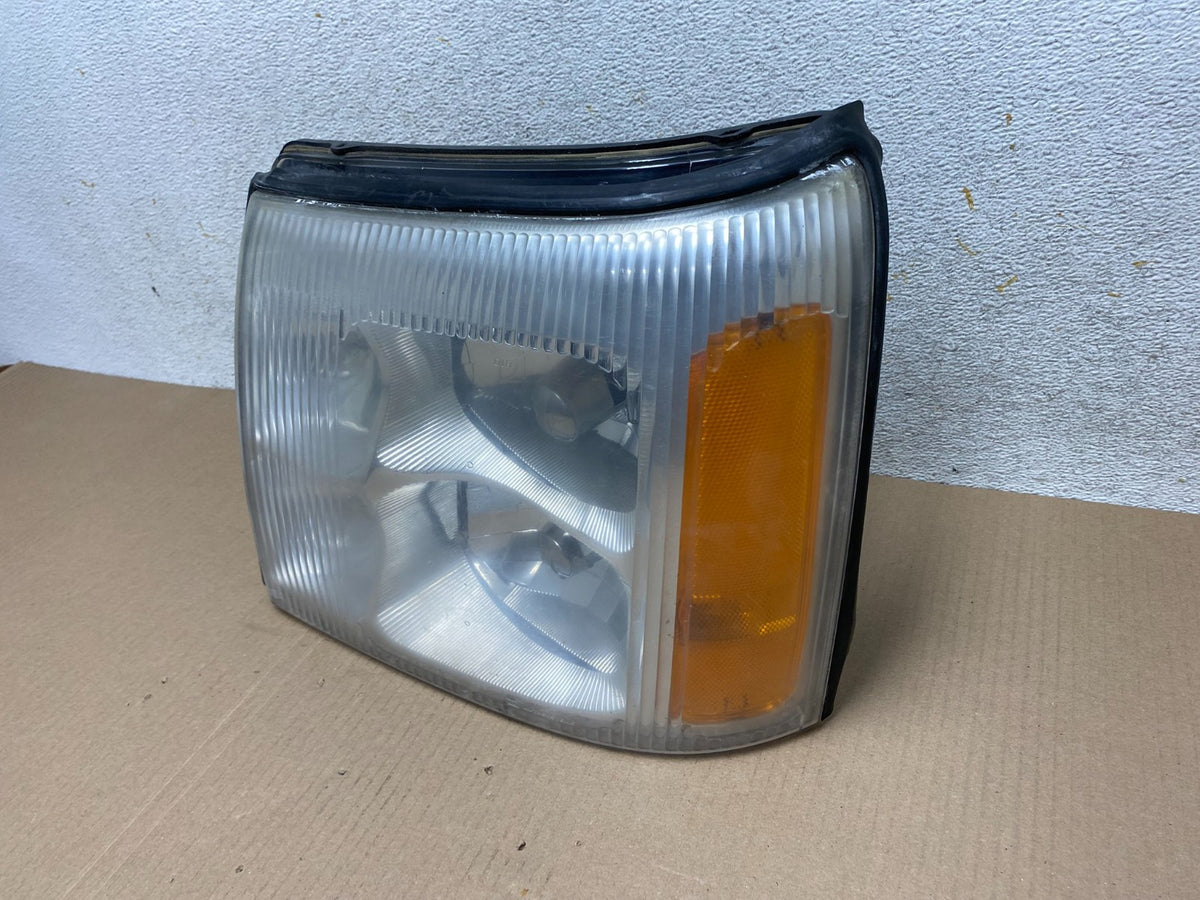 2002 to 2006 Cadillac Escalade Left Driver Lh Xenon HID Headlight AJ2359 DW1
