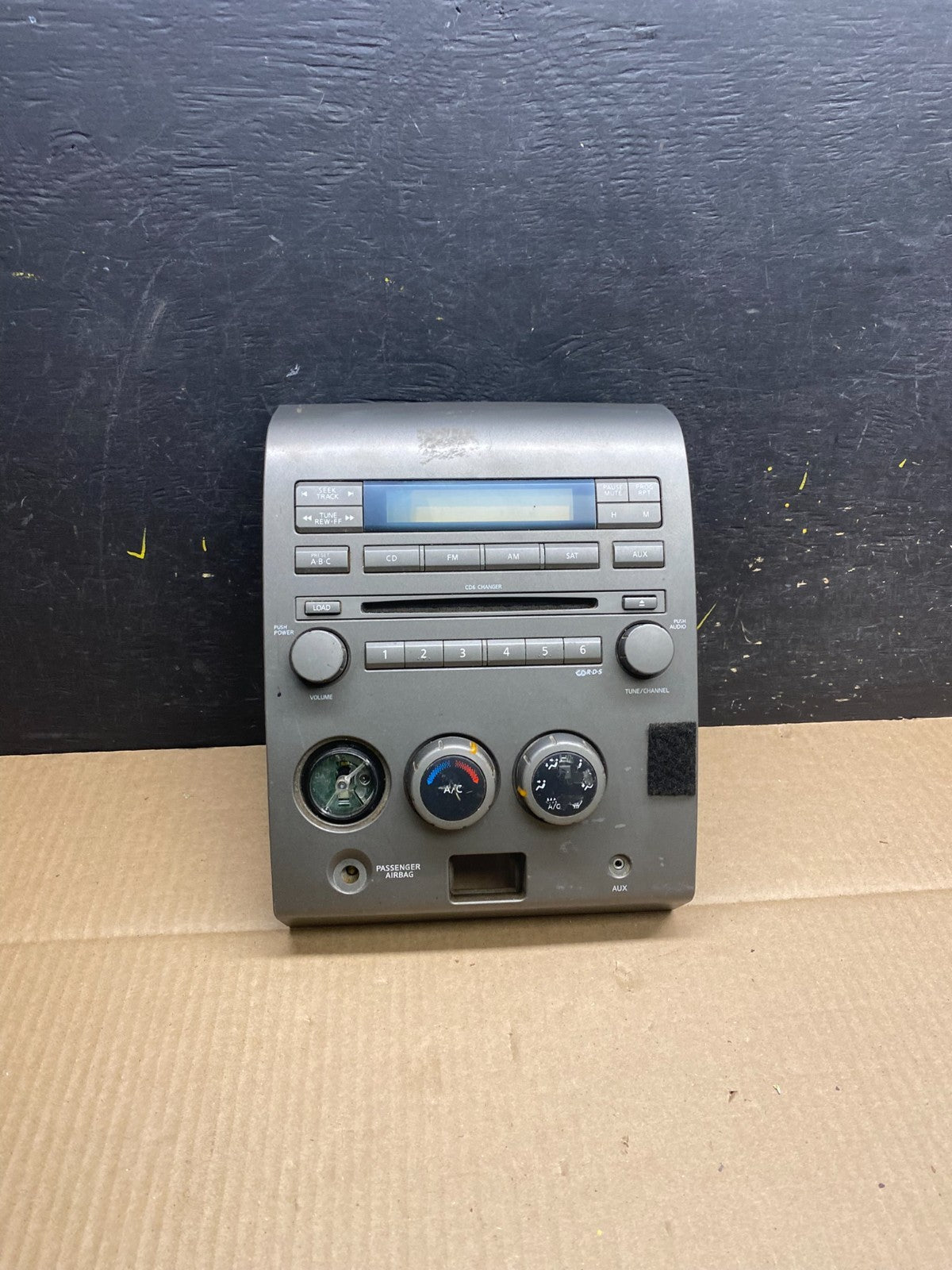 2004 to 2005 Nissan Armada Bose Radio CD Player A/C Climate Control U5878 DG0