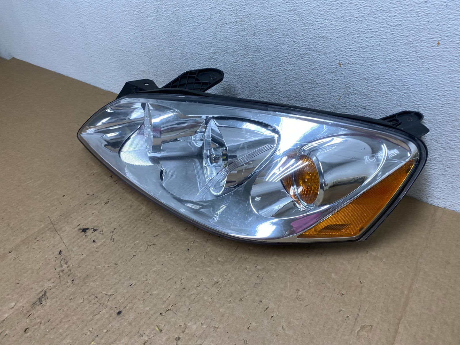 2005 to 2009 Pontiac G6 Headlight Left Driver LH Side Halogen AF9816 DW1