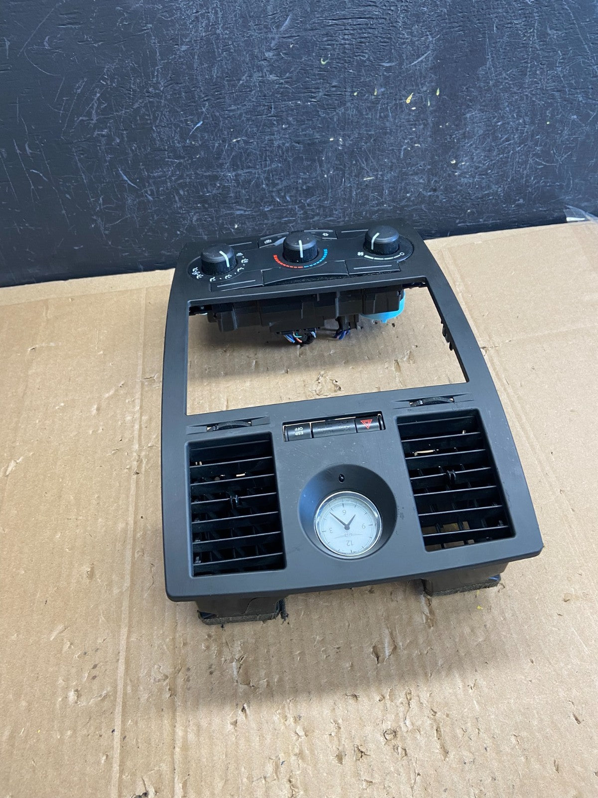 2008 to 2010 Chrysler 300 Dash Heater A/C Climate Control Radio Panel ad2255 DG3