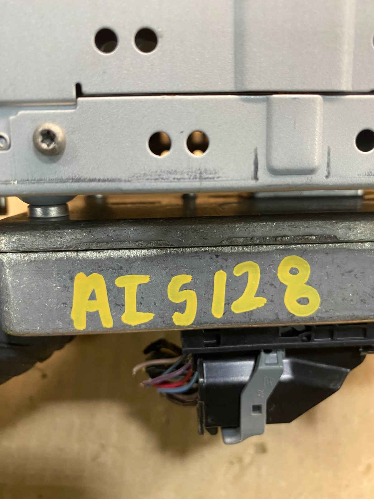 2011 to 2013 Ford Explorer Radio Information Display Screen ai5128 DG5
