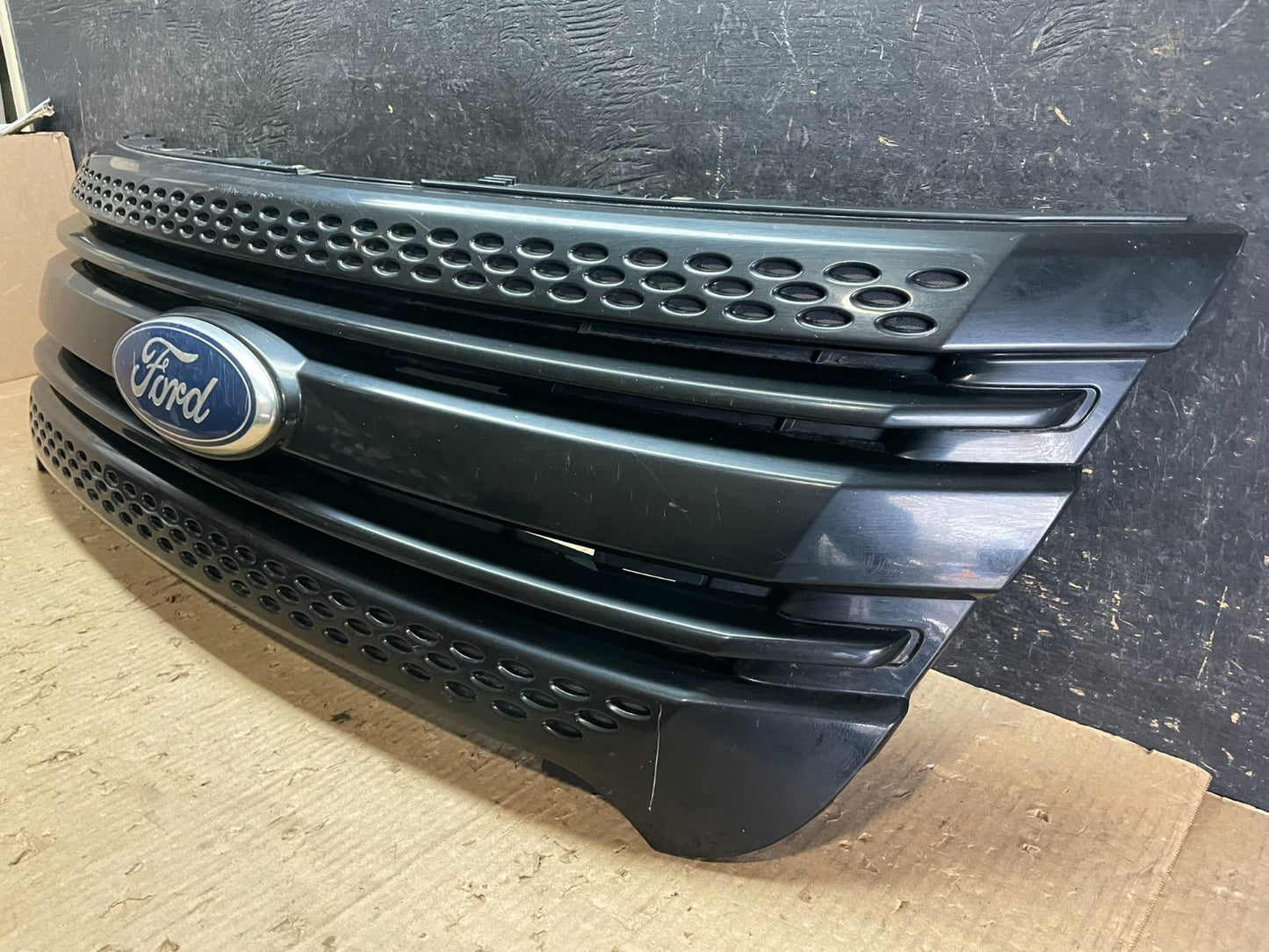 2011 to 2015 Ford Explorer Upper Front Grill Grille Oem Z5638 DG1