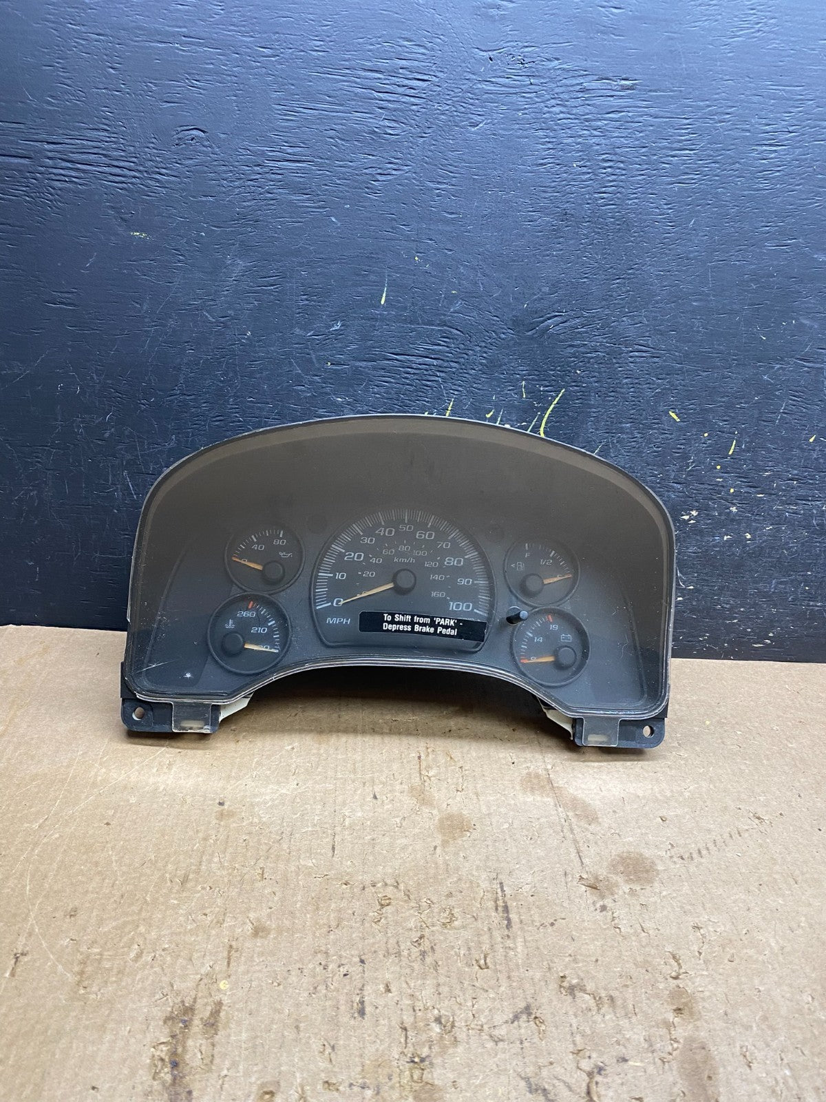 2004 to 2007 Chevrolet Express Speedometer Cluster Gauge OEM Z7105 DG0