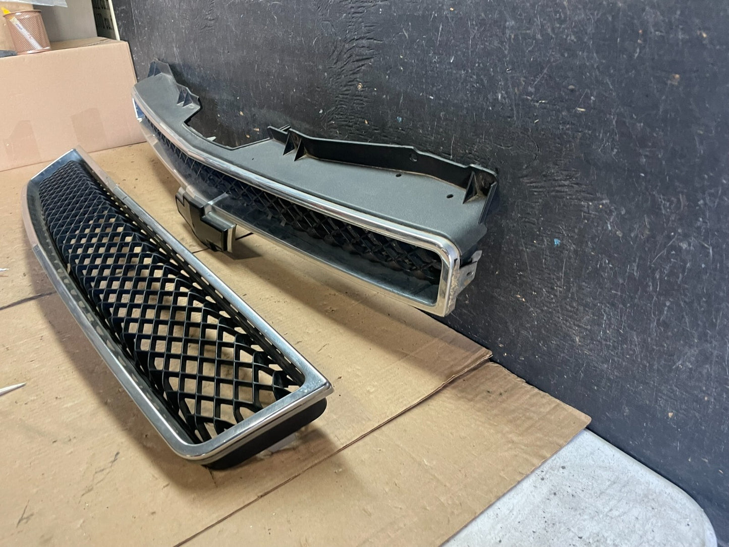 2007 to 2014 Chevrolet Avalanche Front Upper Lower Set Grill Grille N5626 PS1