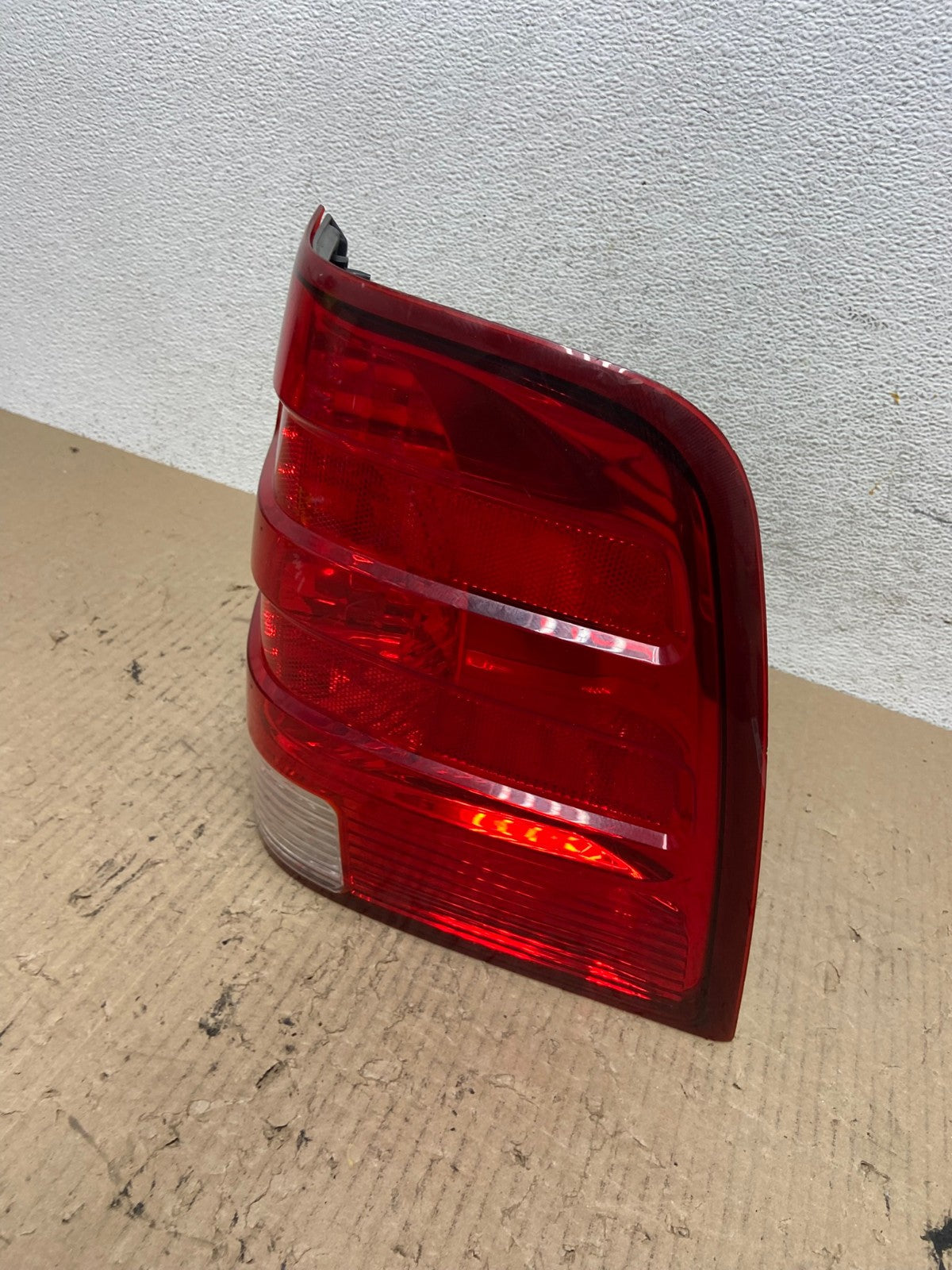 2003 2004 2005 2006 Ford Expedition Right Passenger Rh Tail light AF7027 LK1