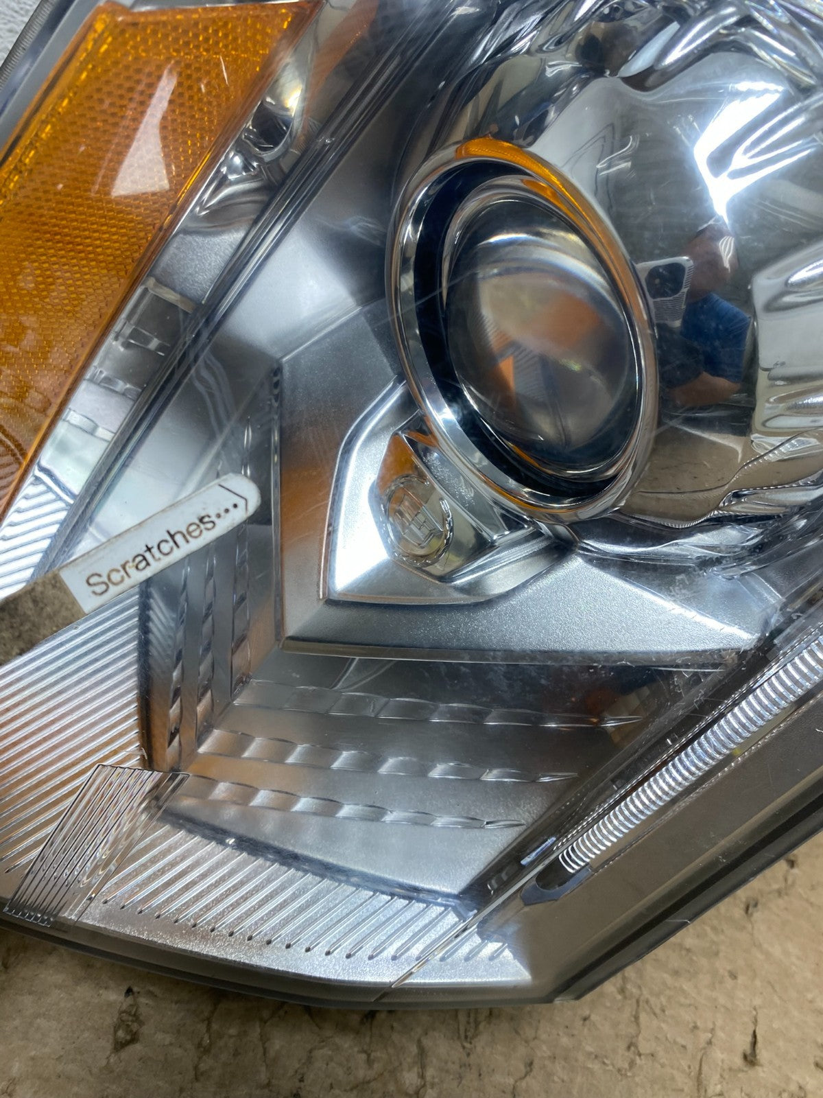 Xenon 2010 to 2016 Cadillac SRX Left Driver LH Side Headlight AF8388 DW3