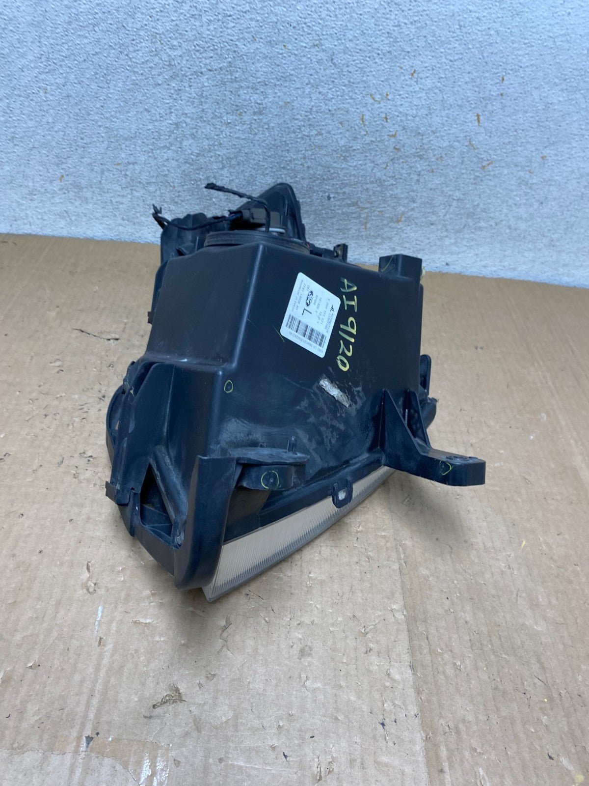 2007 2008 2009 2010 Ford Edge Headlight Left Driver Halogen AI9120 DW7
