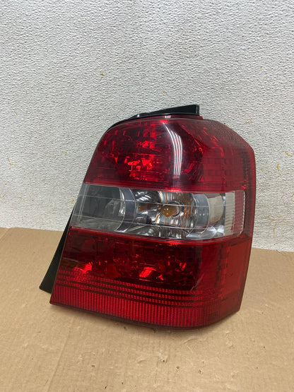 2004-2007 Toyota Highlander Right Passenger RH Side Tail Light DEPO AI1195 LK0