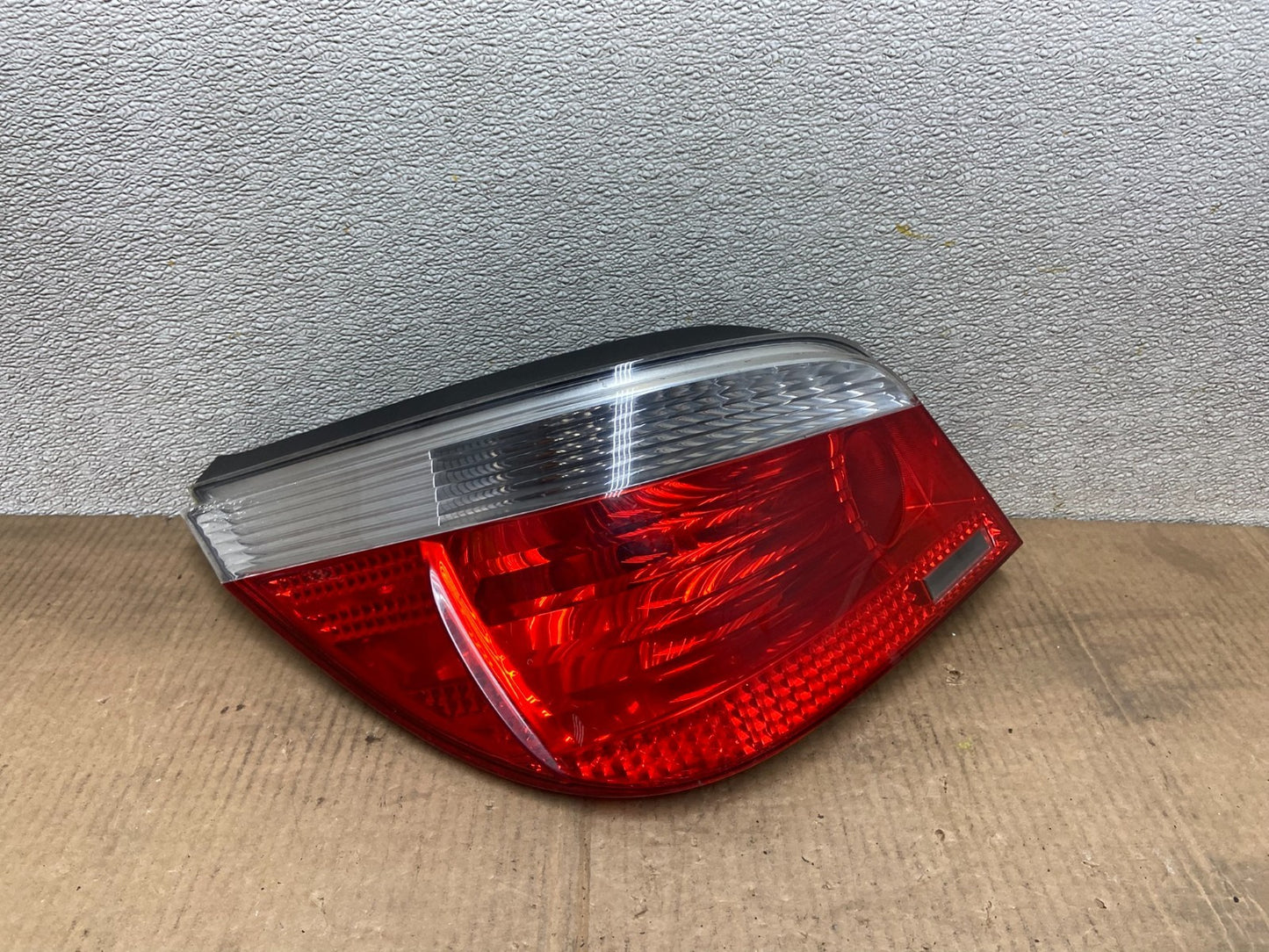 2004 - 2007 BMW 5 Series E60 Left Driver LH Side Tail Light OEM AA6270 DW0