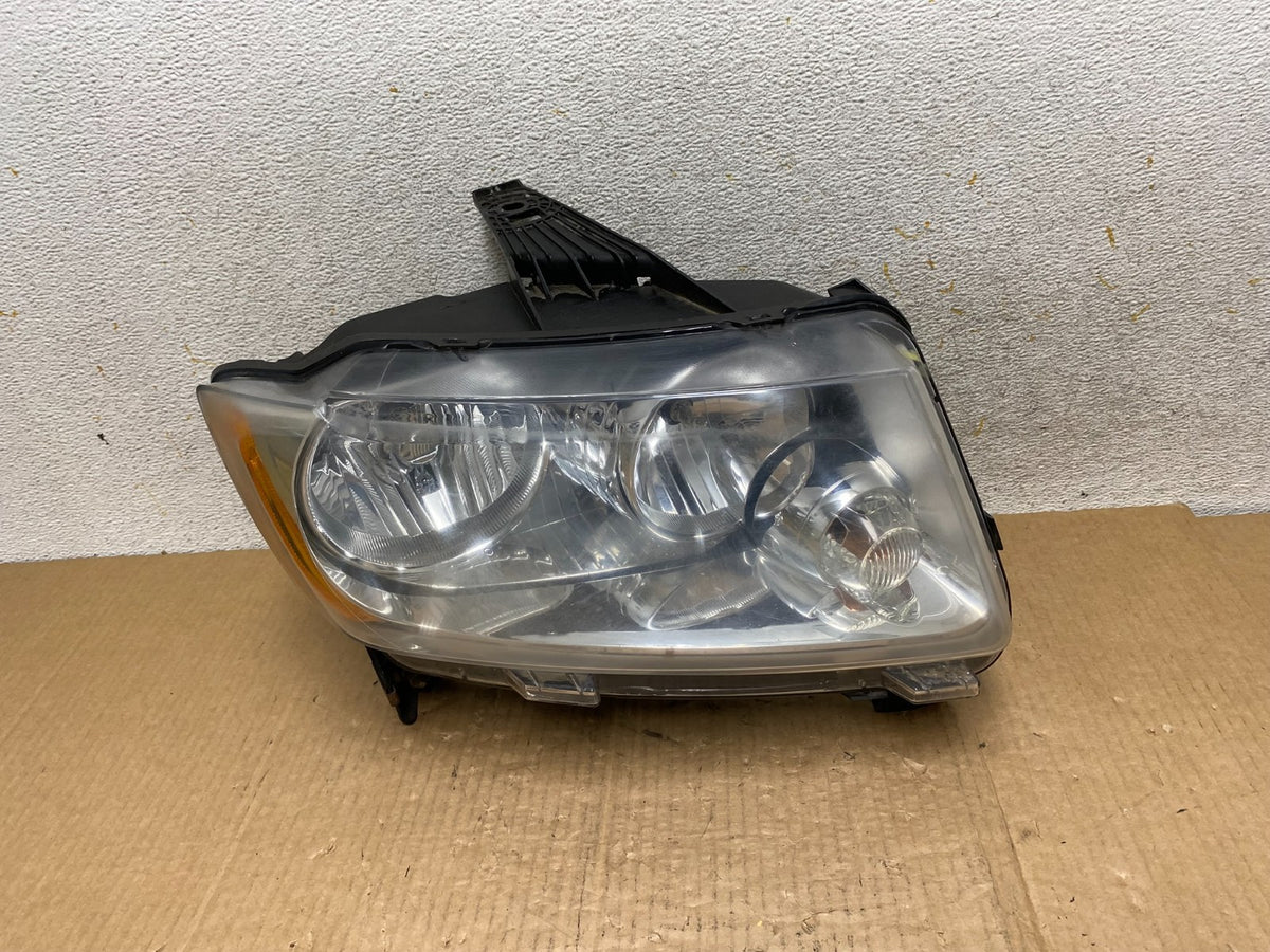 2011-2013 Jeep Grand Cherokee Right Passenger Halogen Headlight AI6581 DW0