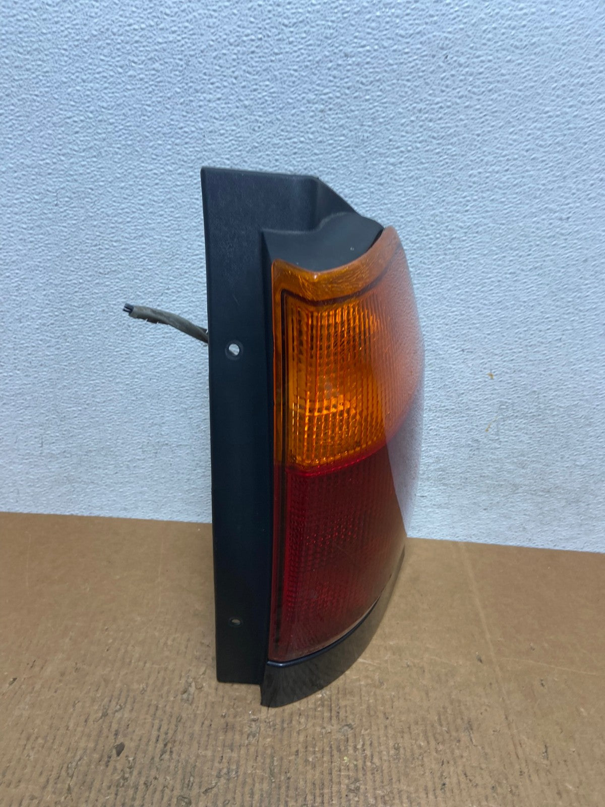2002-2009 GMC Envoy Right Passenger RH Side Tail Light AE1497 LK2