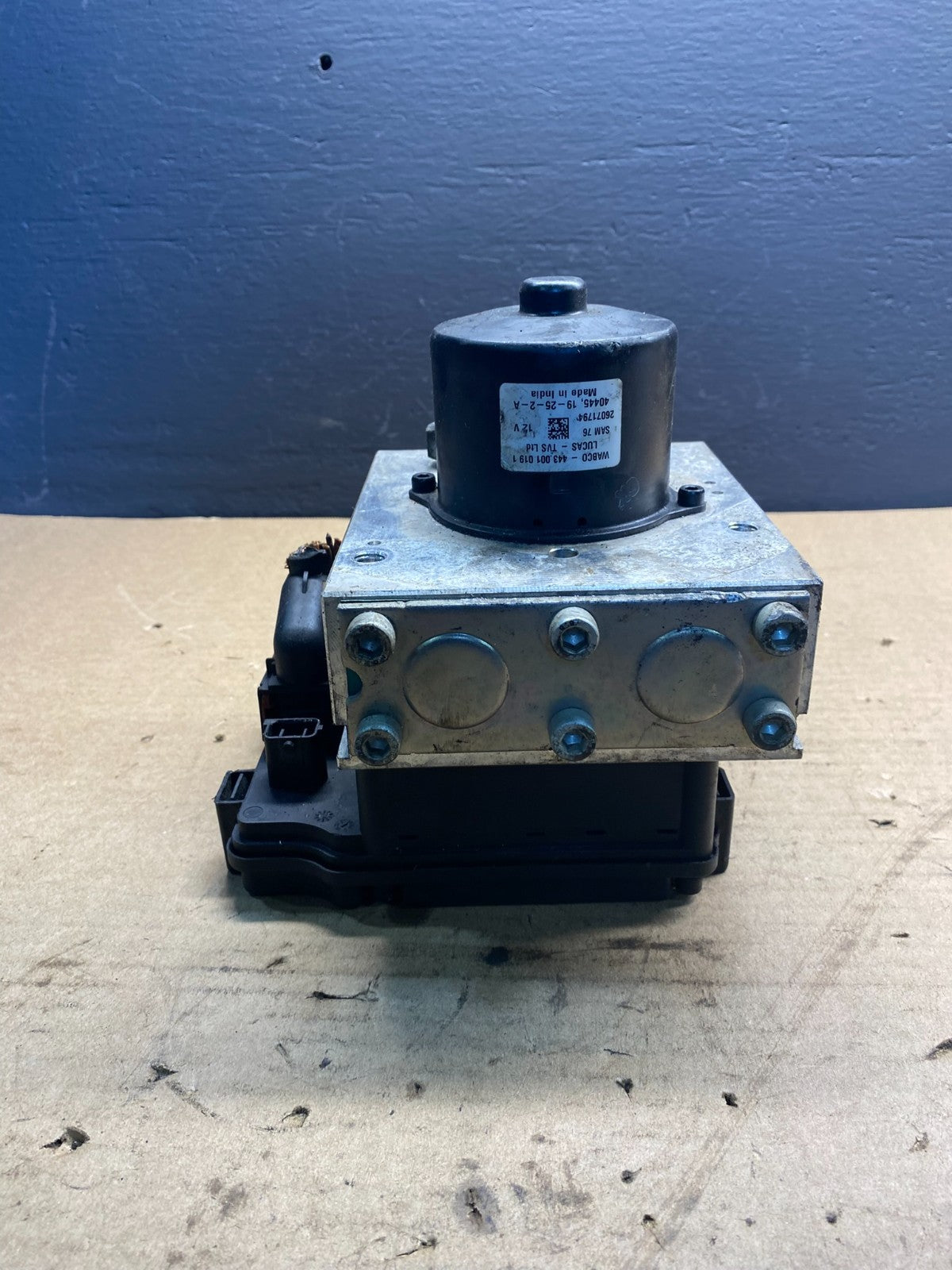 Wabco ABS Pump Hydraulic W/ Module P/N 4460470002 ab7215 DG4