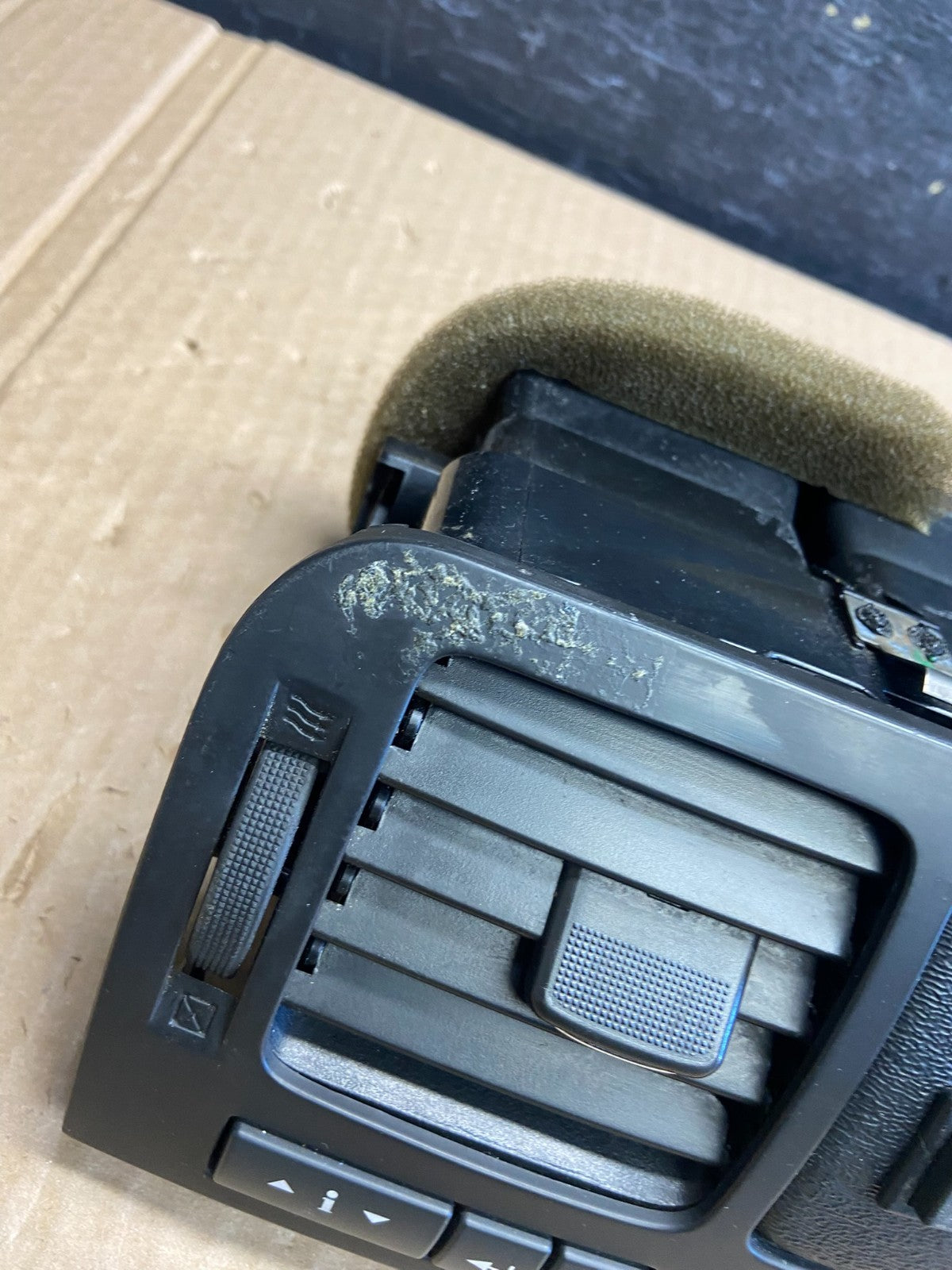 2008-2009 Chevrolet Uplander Center Dashboard Air Vent af6341 DG1
