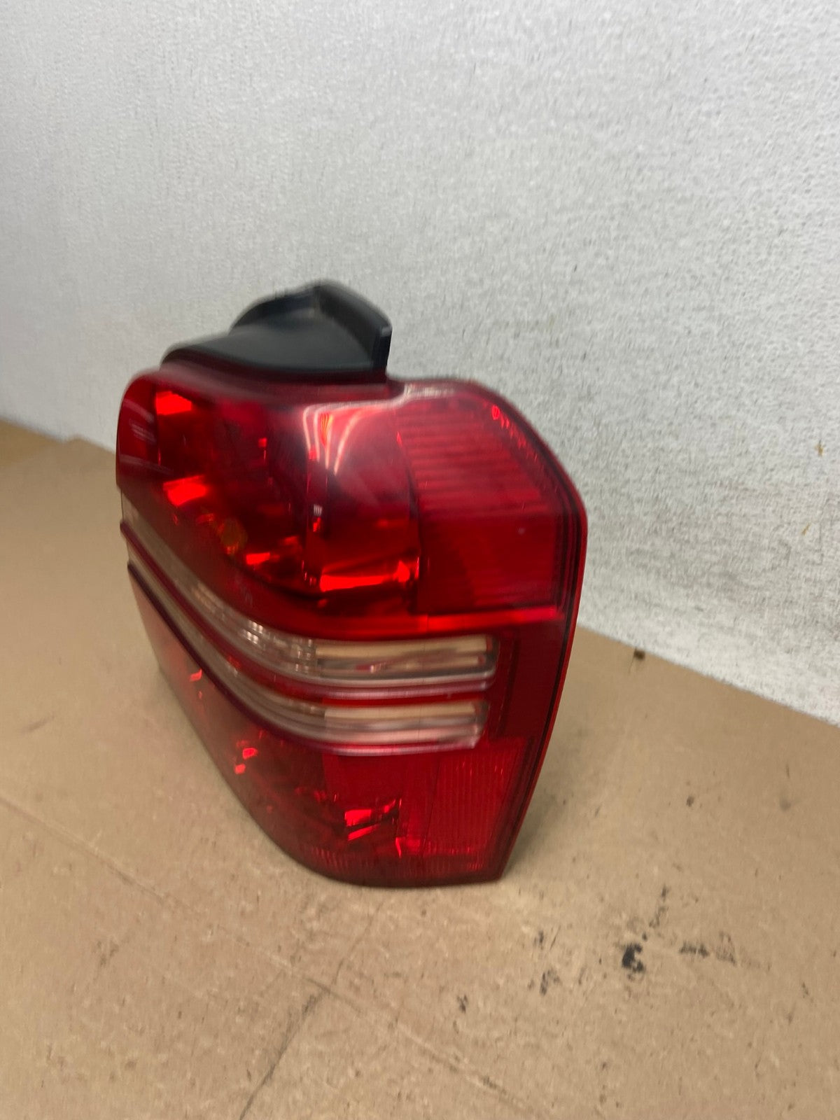 2001 2002 2003 Toyota Highlander Right Passenger RH Tail Light AF4844 LK1