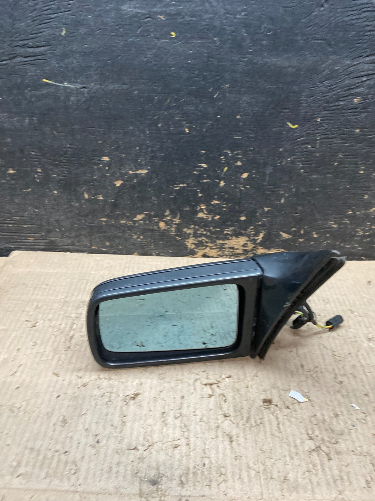 1992-1993 Mercedes Benz 500SEL Driver LH Left Side Door Mirror X94928