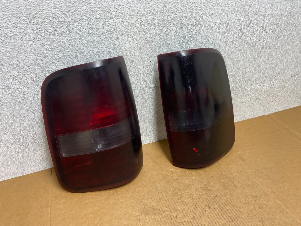 2004 to 2008 Ford F150 F-150 Left+Right Side Tail Lights AE0664 DW2