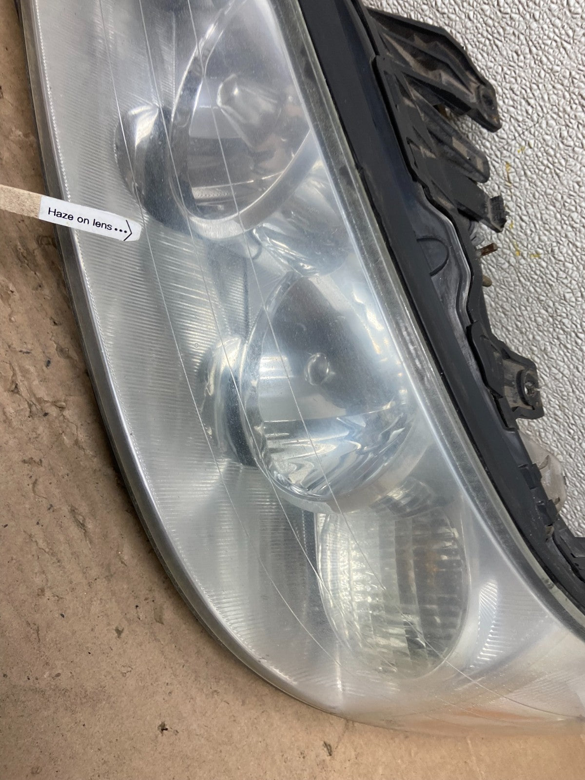 2005 to 2011 Lincoln Town Car Left Driver LH Side Headlight AB0165 DW4